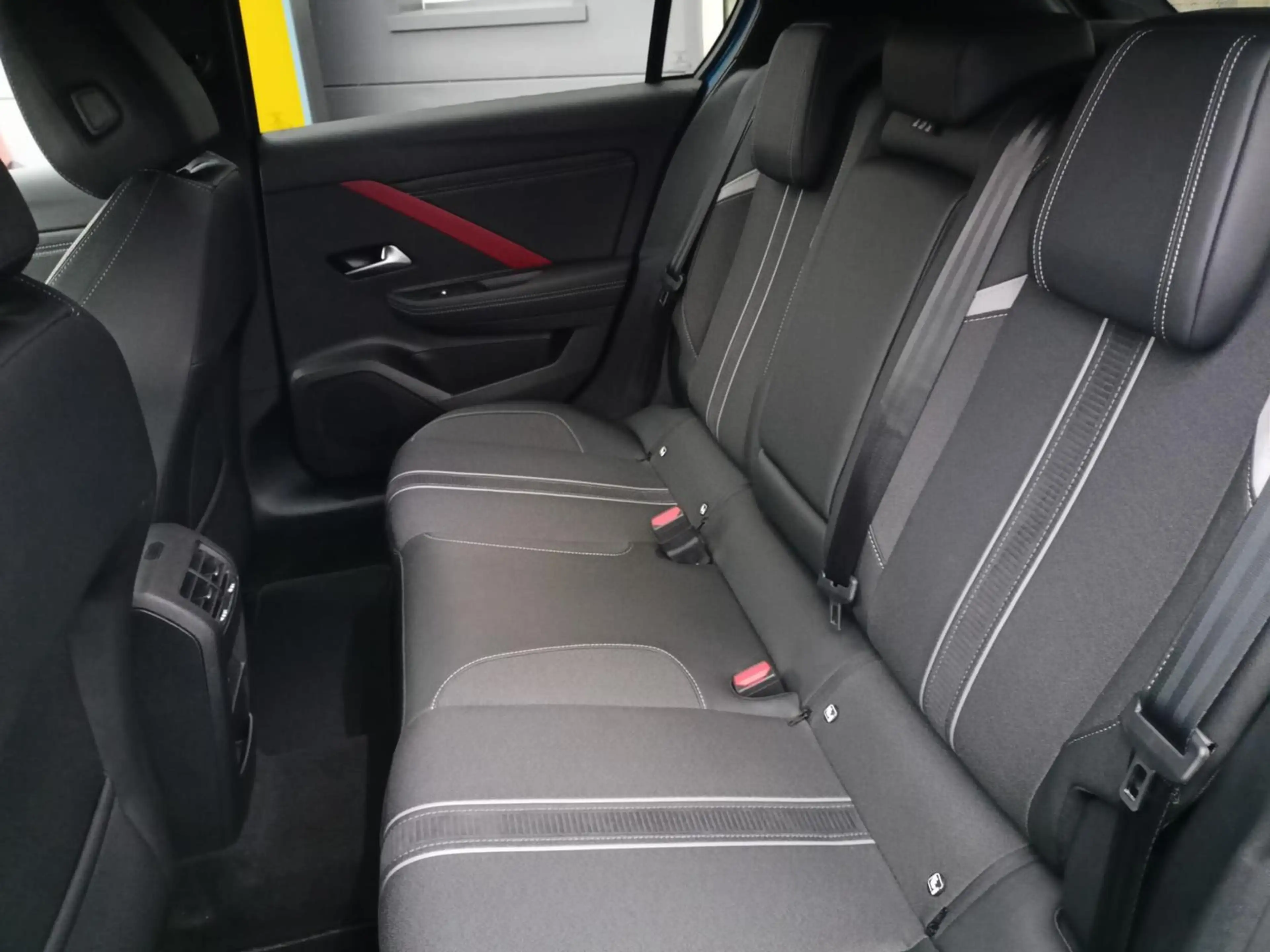 Opel Astra GSe 1.6 PlugInHybrid Klima Matrix 360Kamera LED — photo 15
