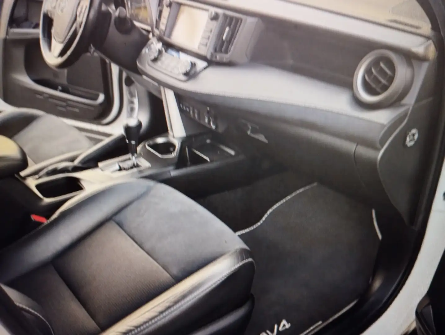 Toyota RAV 4 Hybrid Weiß - 2