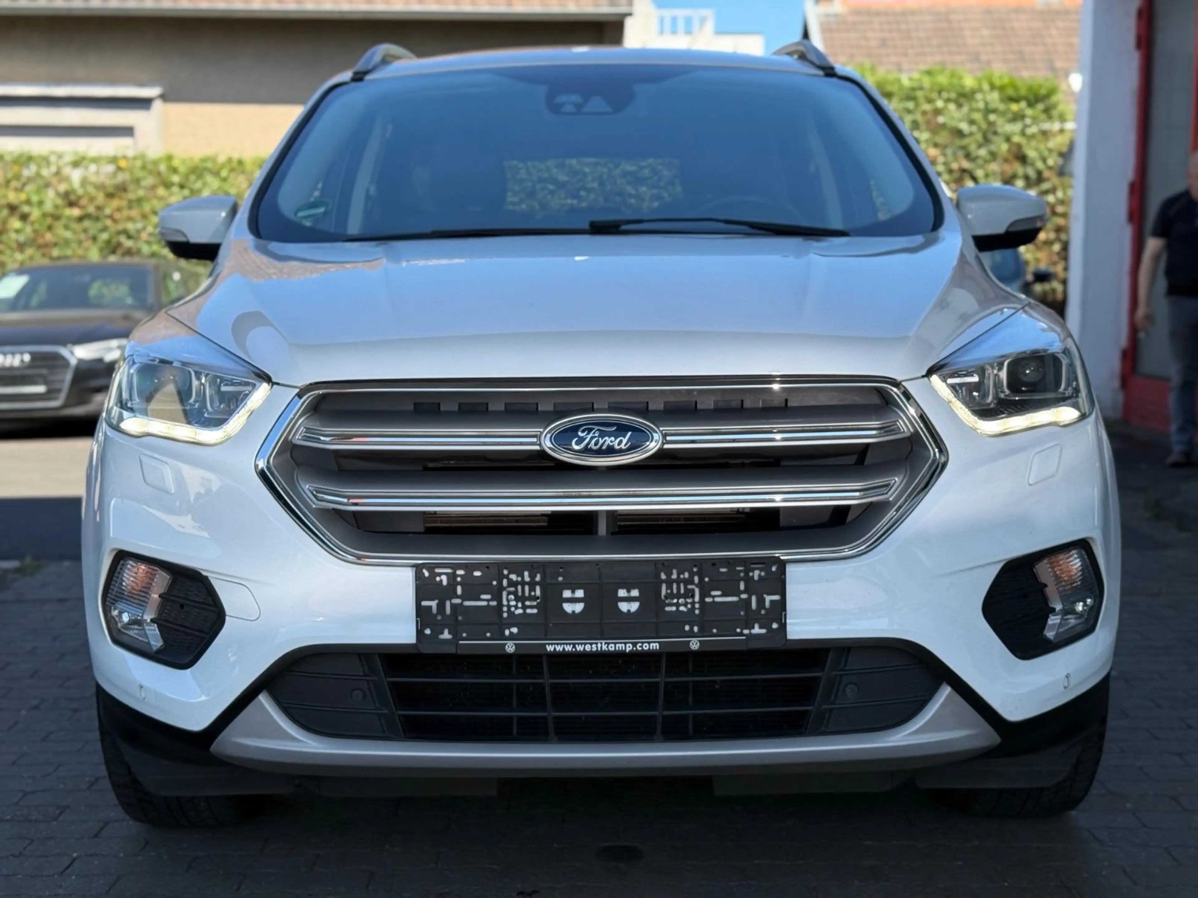 Ford Kuga Titanium 4x4 Aut. XENON/NAVI/PANO/KAMERA/BT — photo 2