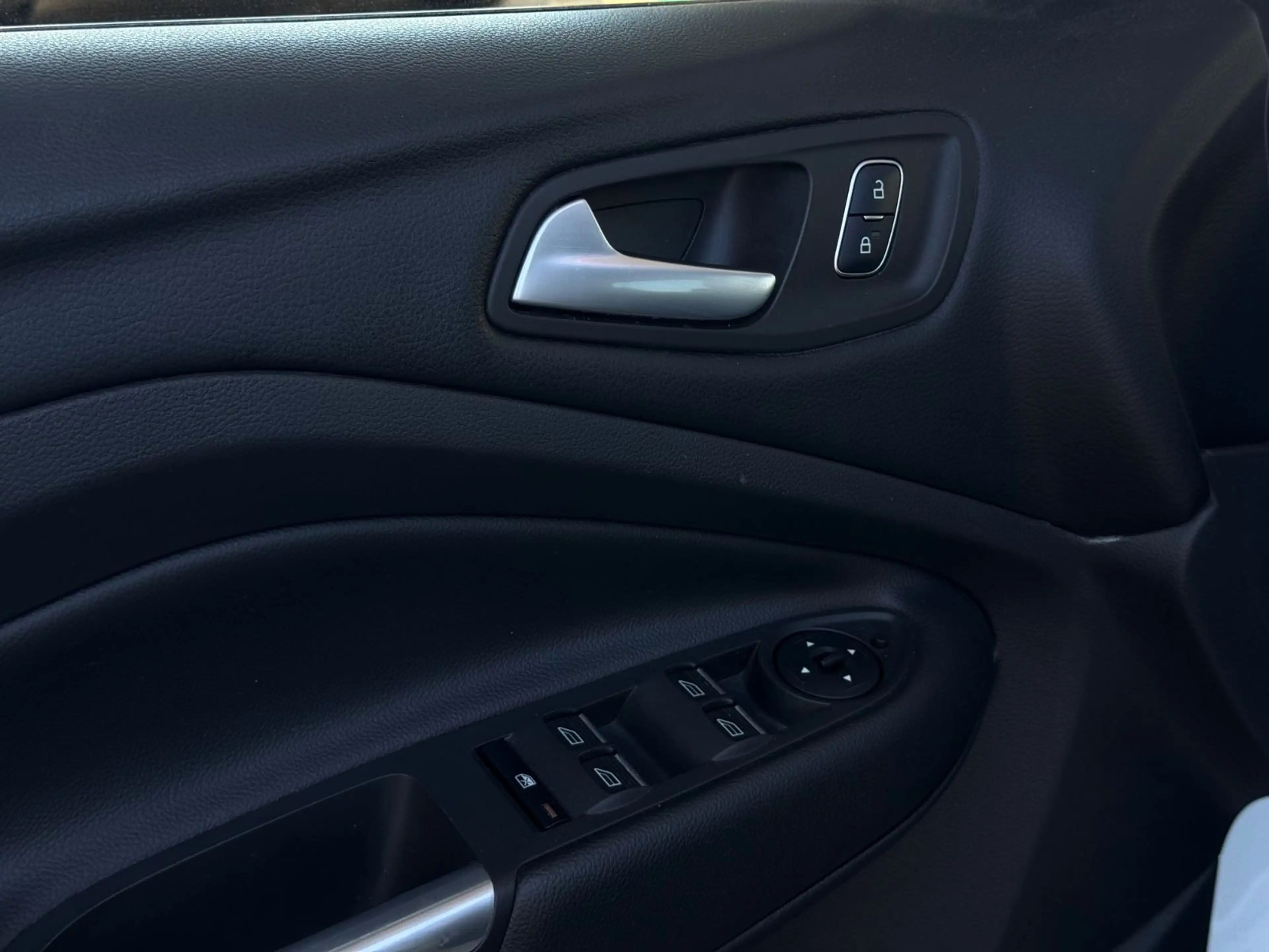 Ford Kuga Titanium 4x4 Aut. XENON/NAVI/PANO/KAMERA/BT — photo 13