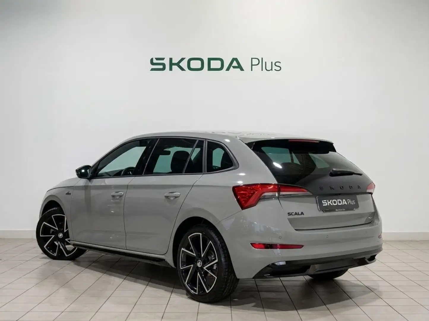 Skoda Scala 1.5 TSI Montecarlo 110kW Gris - 2