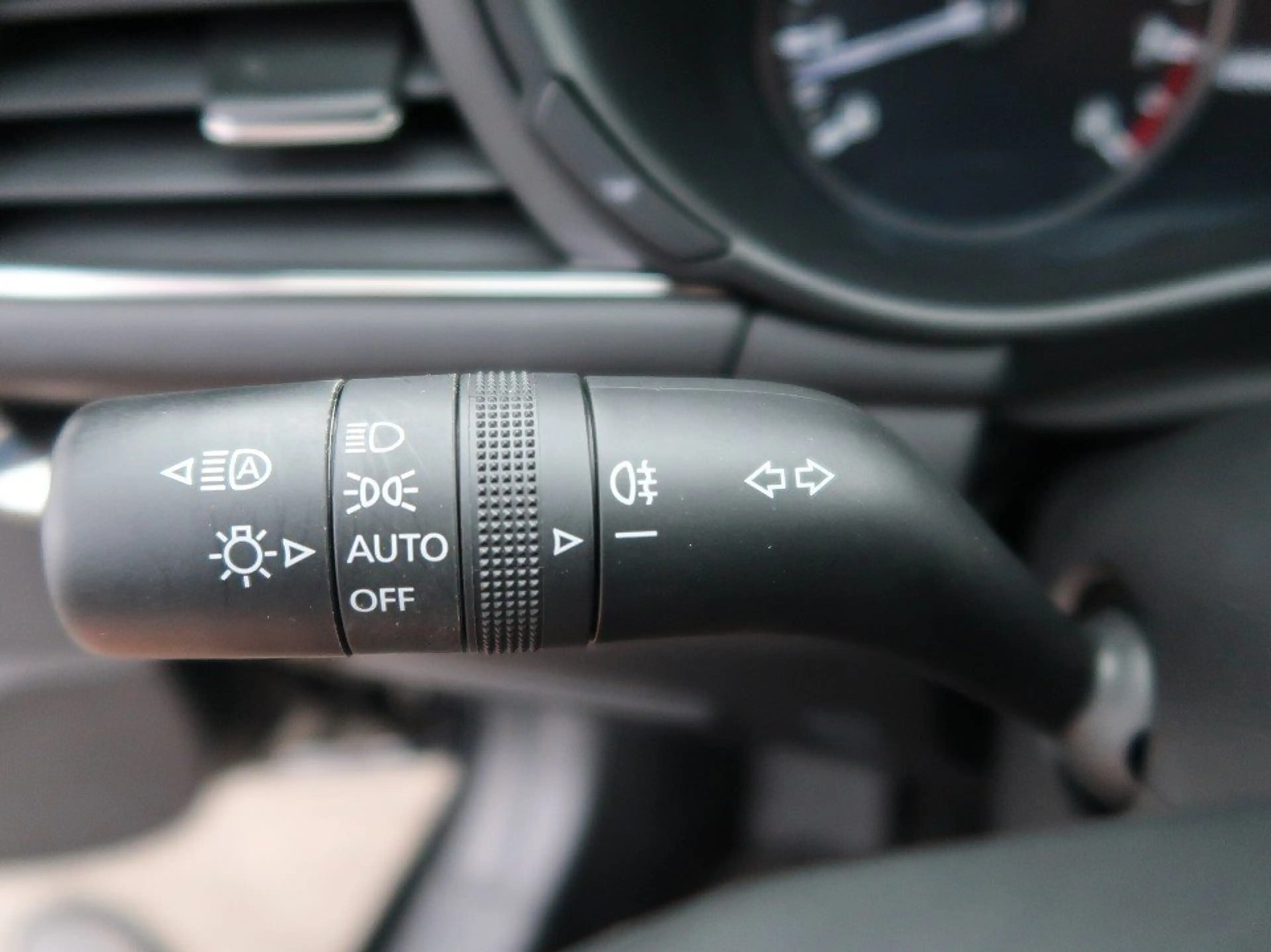 Mazda 3 Lim. HOMURA *1.Vorbesitz*AUTOMATIK*LED* HOMURA *Si — photo 17