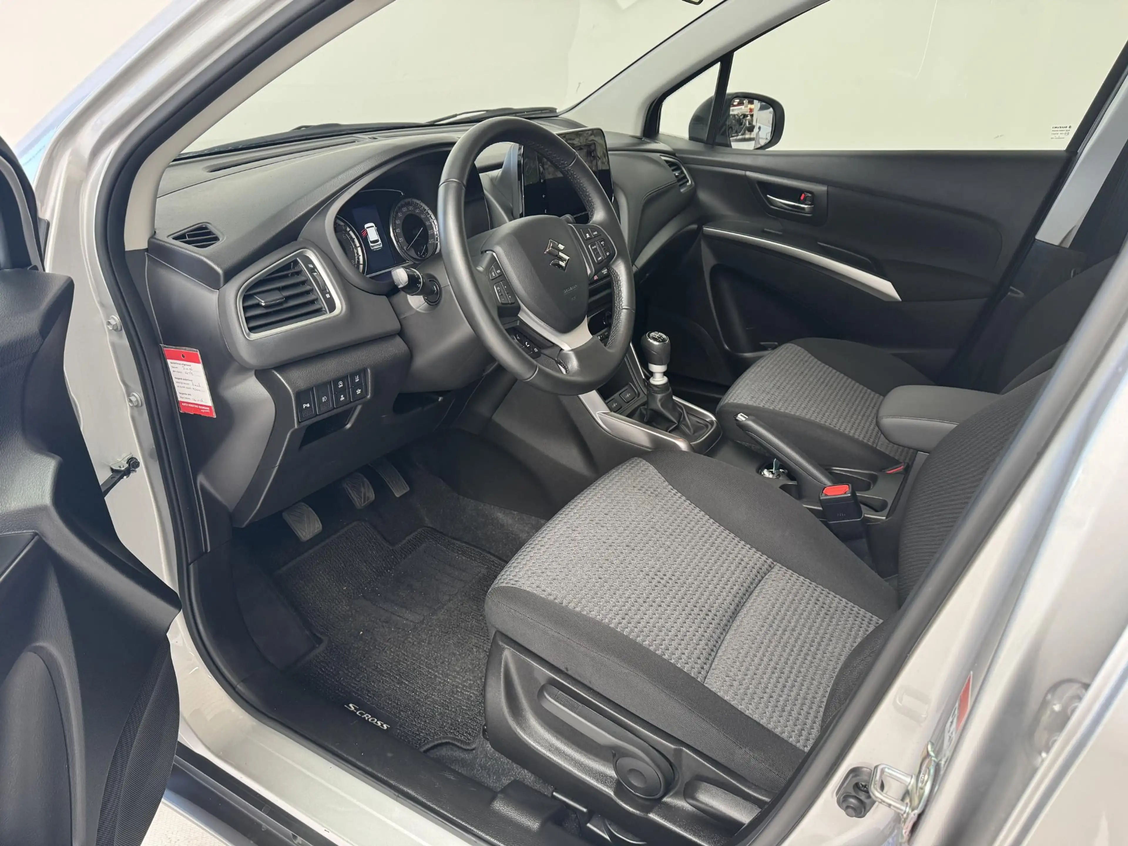Suzuki S-Cross 1.4 Boosterjet Select Smart Hybrid | Apple Carplay — photo 18