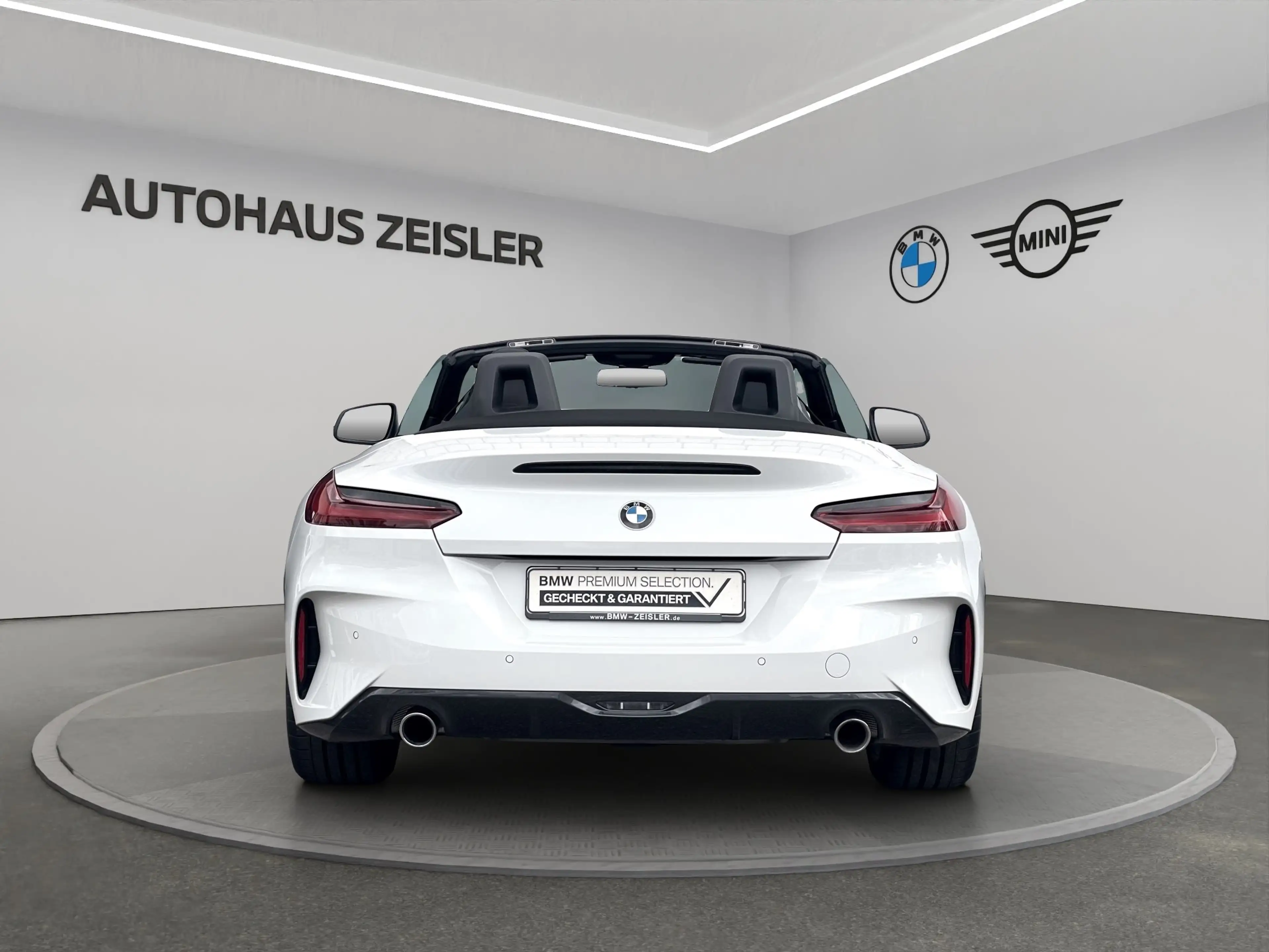 BMW Z4 sDrive20i — photo 6