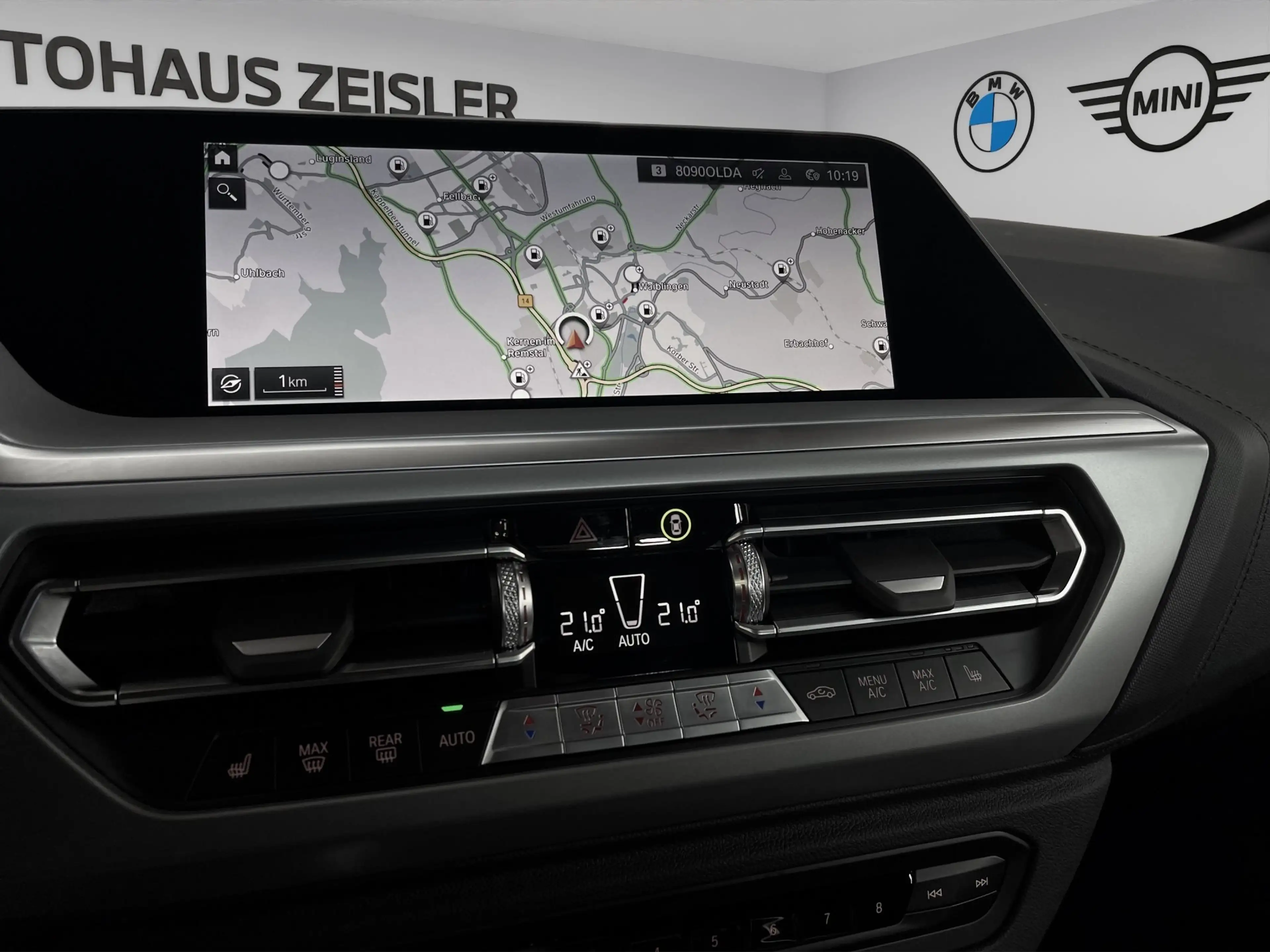 BMW Z4 sDrive20i — photo 8
