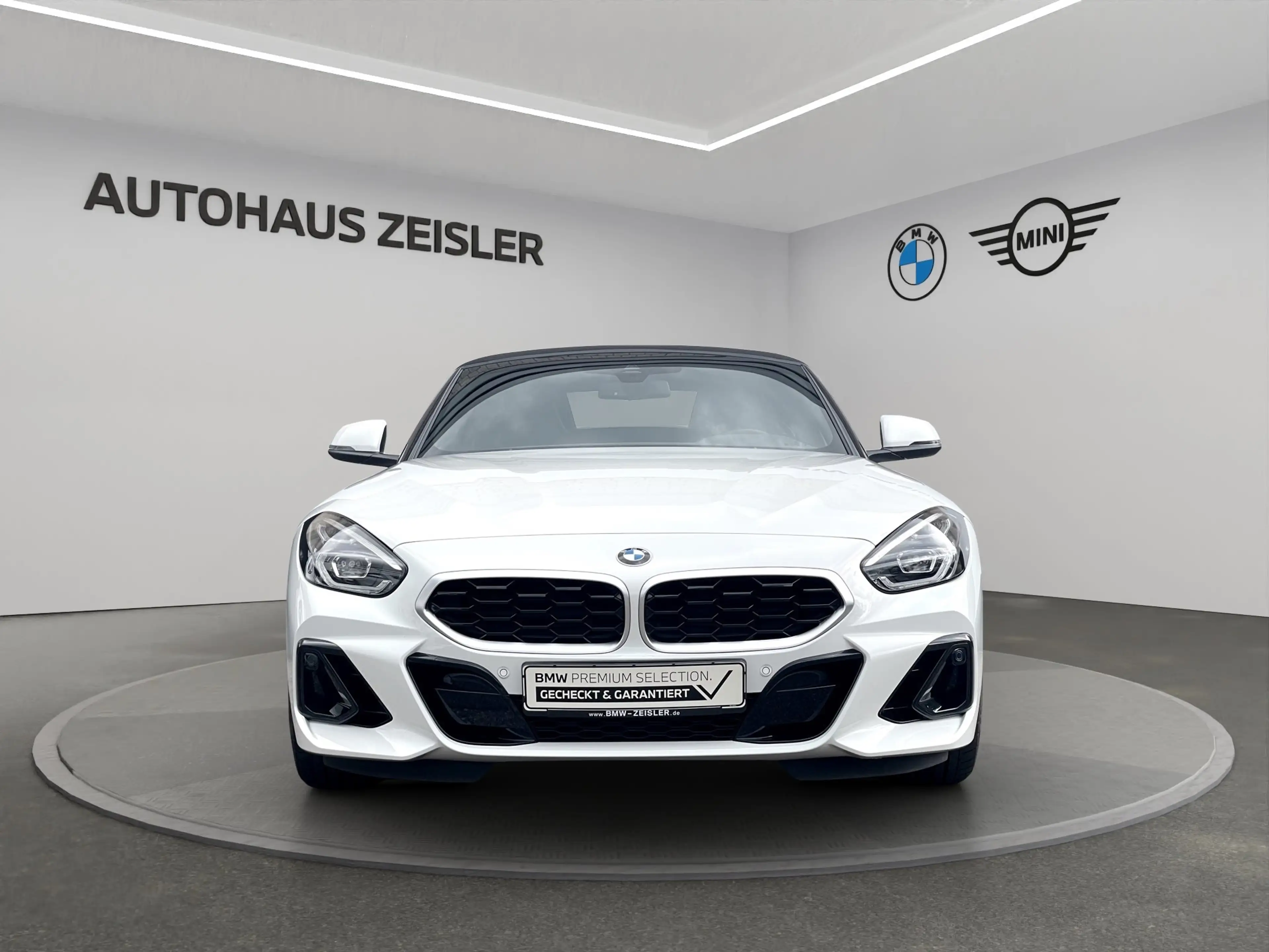 BMW Z4 sDrive20i — photo 5