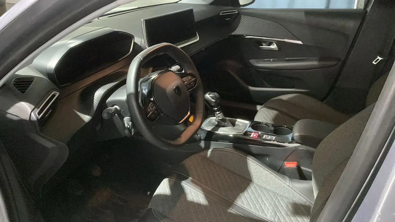 Peugeot 208 Allure PureTech 100 S/S 13