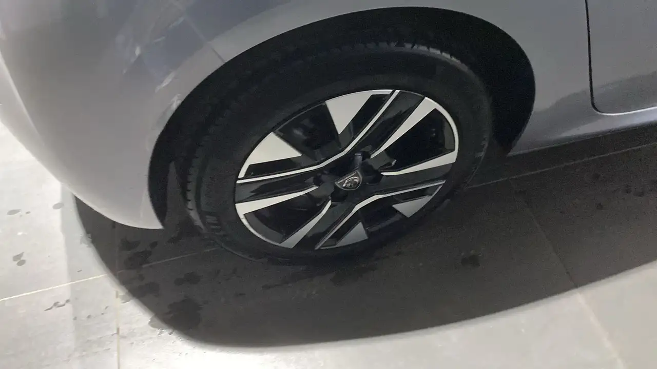 Peugeot 208 Allure PureTech 100 S/S 7