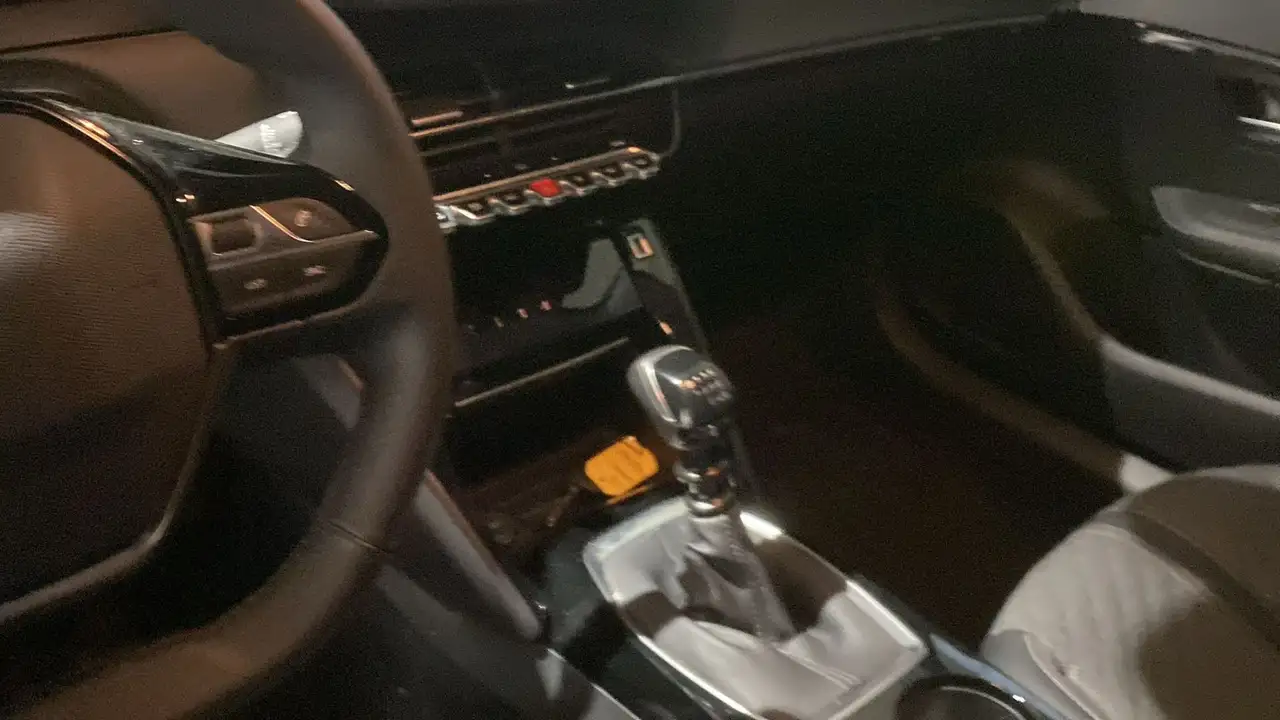 Peugeot 208 Allure PureTech 100 S/S 17