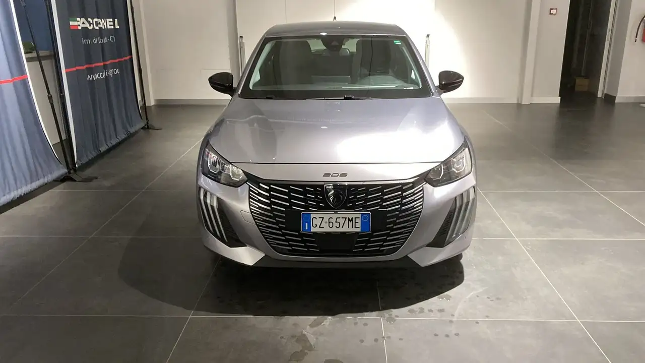 Peugeot 208 Allure PureTech 100 S/S 6