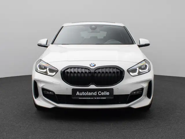 BMW 1 Series view 2