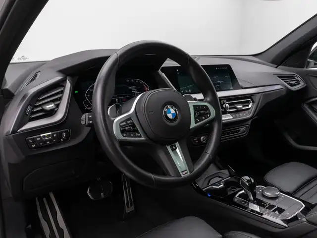 BMW 1 Series view 20