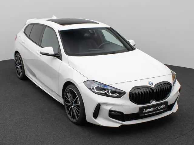 BMW 1 Series view 3