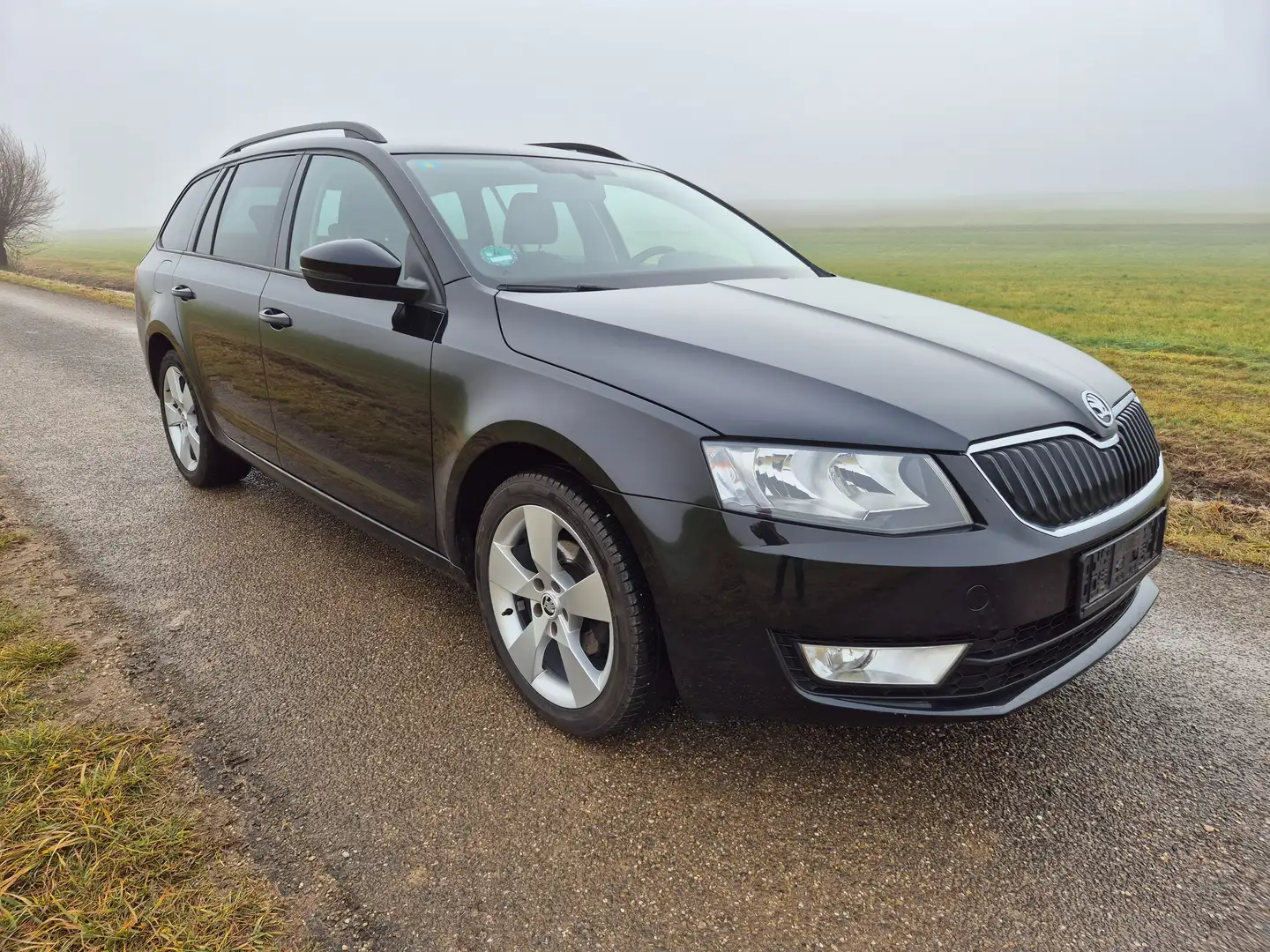 Skoda Octavia Fekete - 1