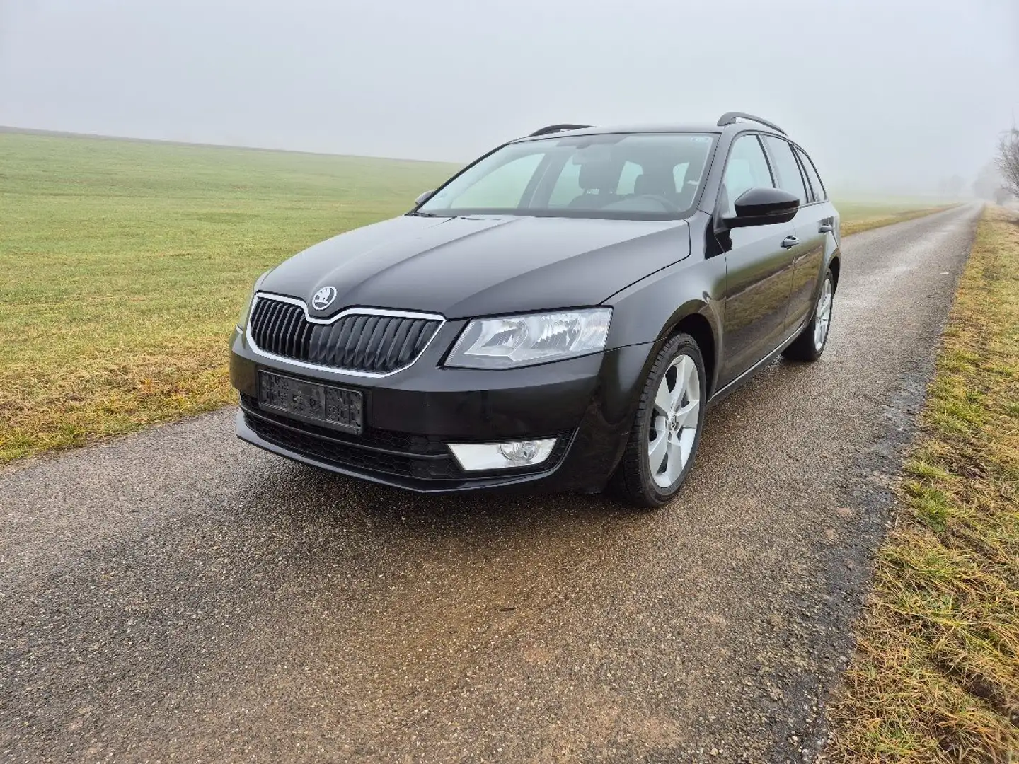 Skoda Octavia Fekete - 2