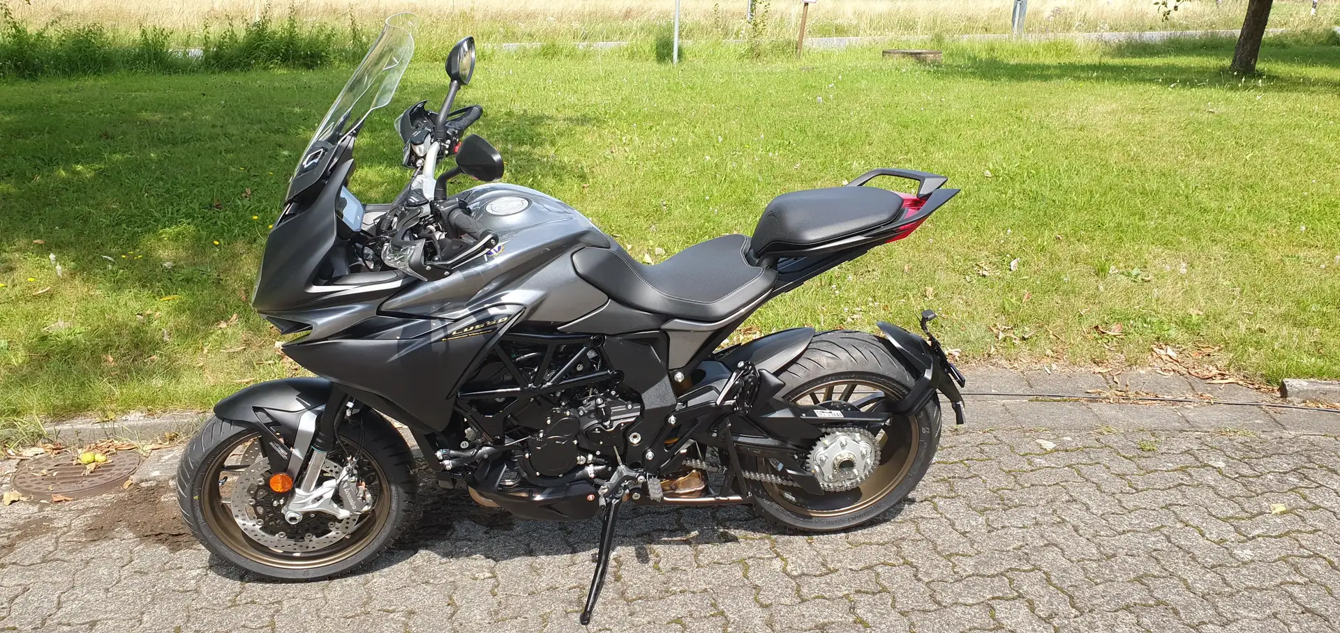 MV Agusta Turismo Veloce 800 Lusso Modell Euro5 Schwarz - 1