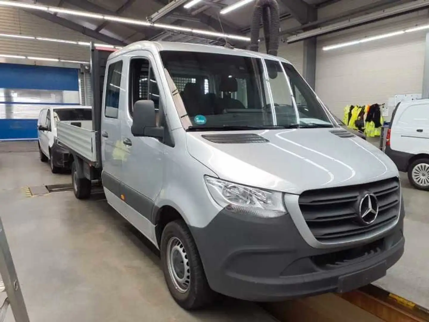 Mercedes-Benz Sprinter Pritsche DoKa 317 7Sitze NAVI TEMPO AHK Zilver - 2