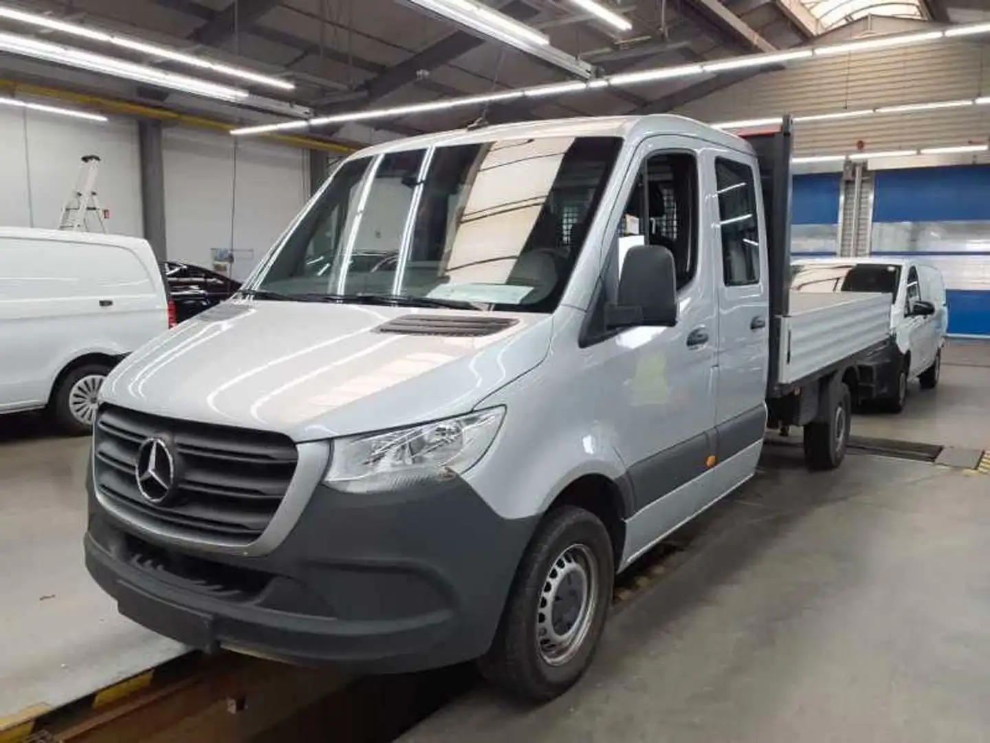 Mercedes-Benz Sprinter Pritsche DoKa 317 7Sitze NAVI TEMPO AHK Zilver - 1