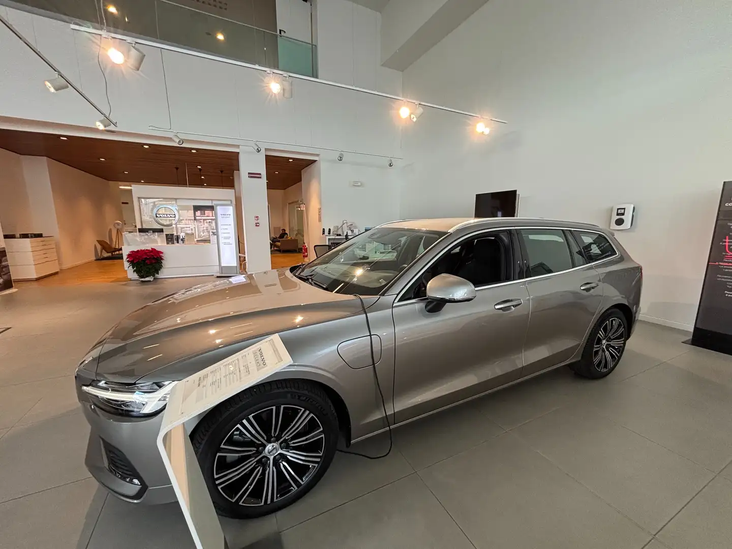 Volvo V60 V60 II 2019 2.0 t6 INS.EXP. AWD AUT. P-IN Beige - 2