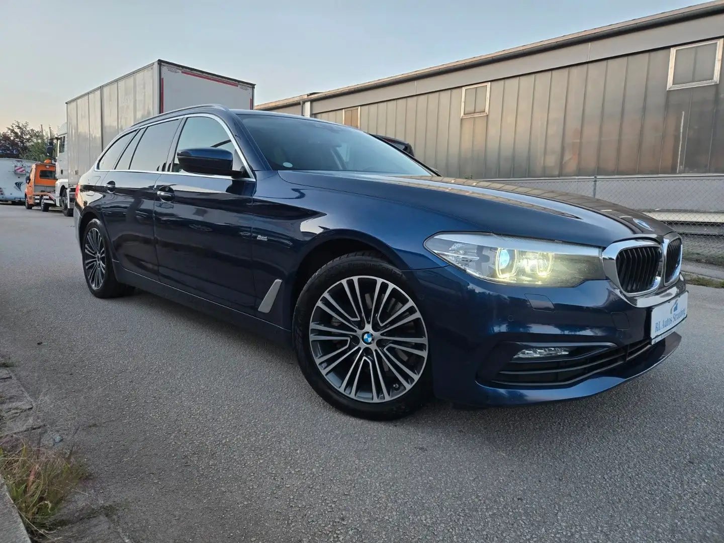 BMW 520 d xDrive Sport Line*Standheizung*8Fach berei Bleu - 2