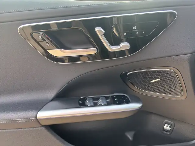 Mercedes-Benz C-Class view 14