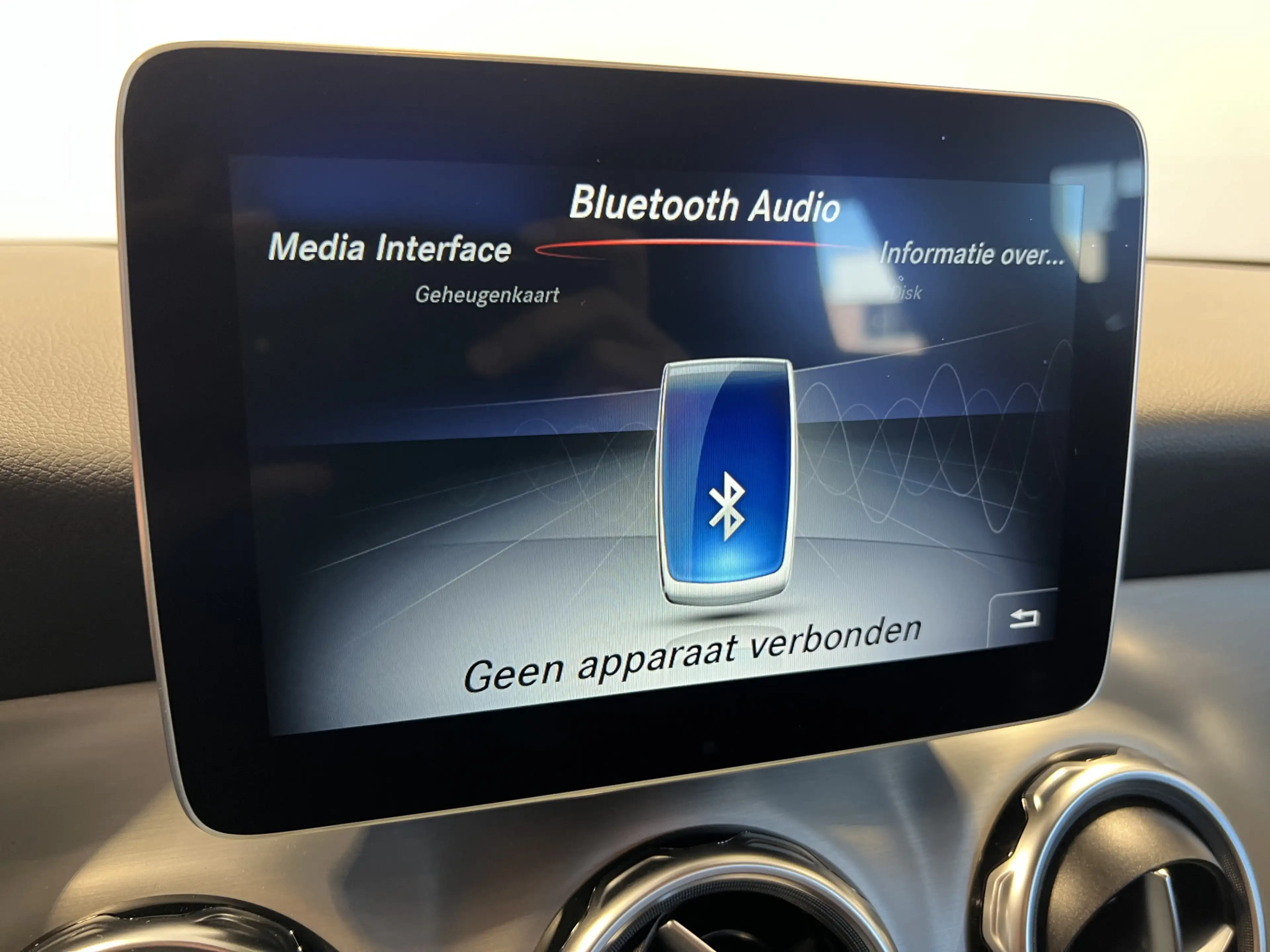 Mercedes-Benz GLA 180 Business Solution AMG — photo 20