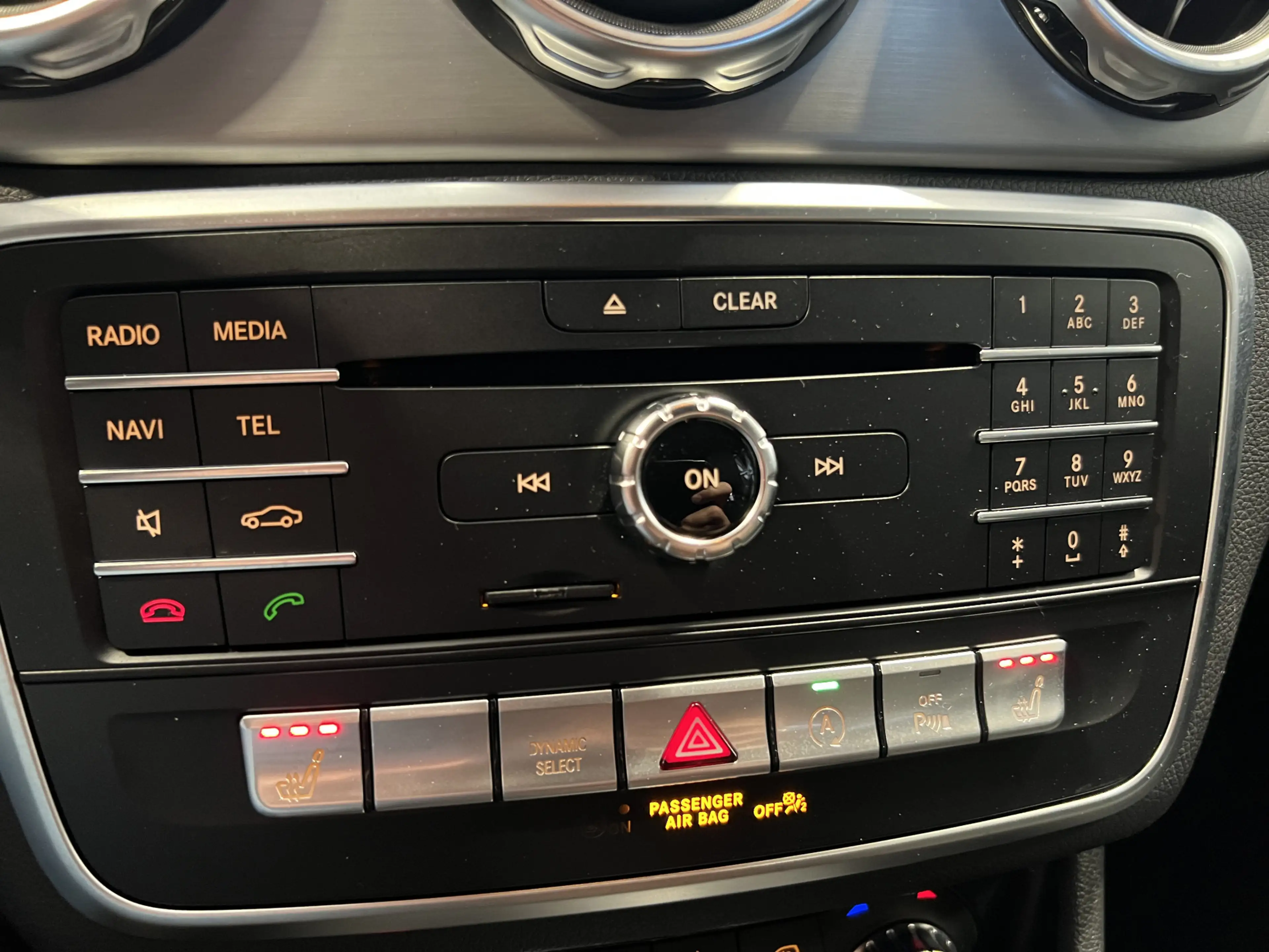 Mercedes-Benz GLA 180 Business Solution AMG — photo 16