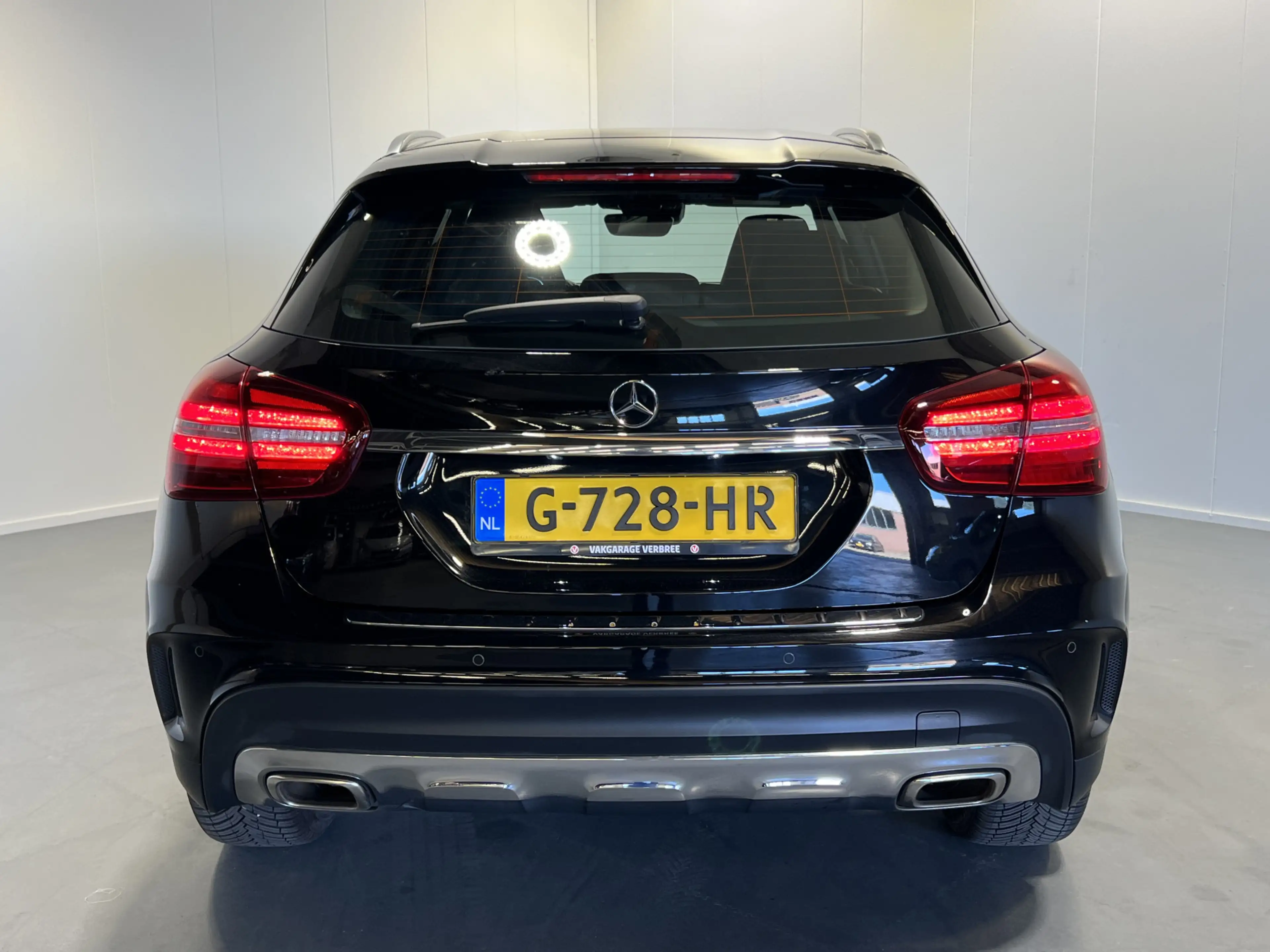 Mercedes-Benz GLA 180 Business Solution AMG — photo 12