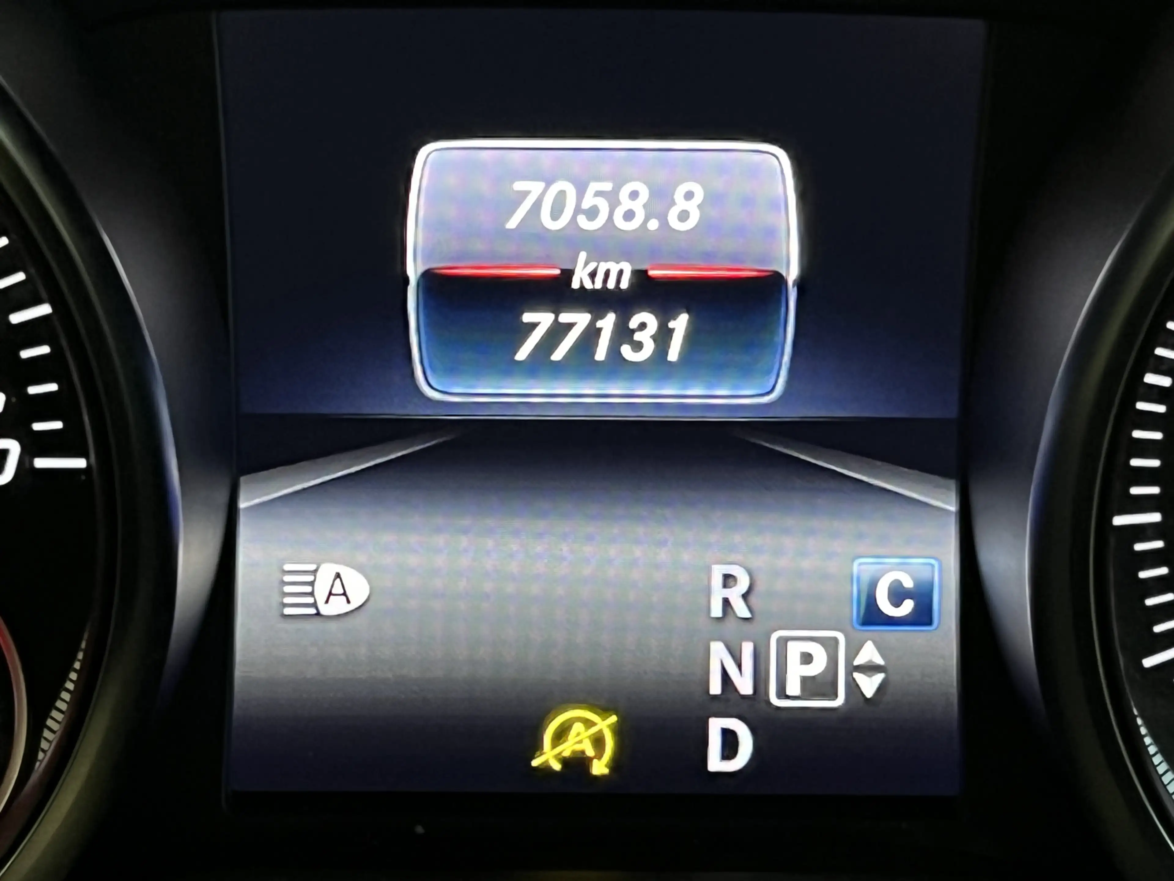 Mercedes-Benz GLA 180 Business Solution AMG — photo 21