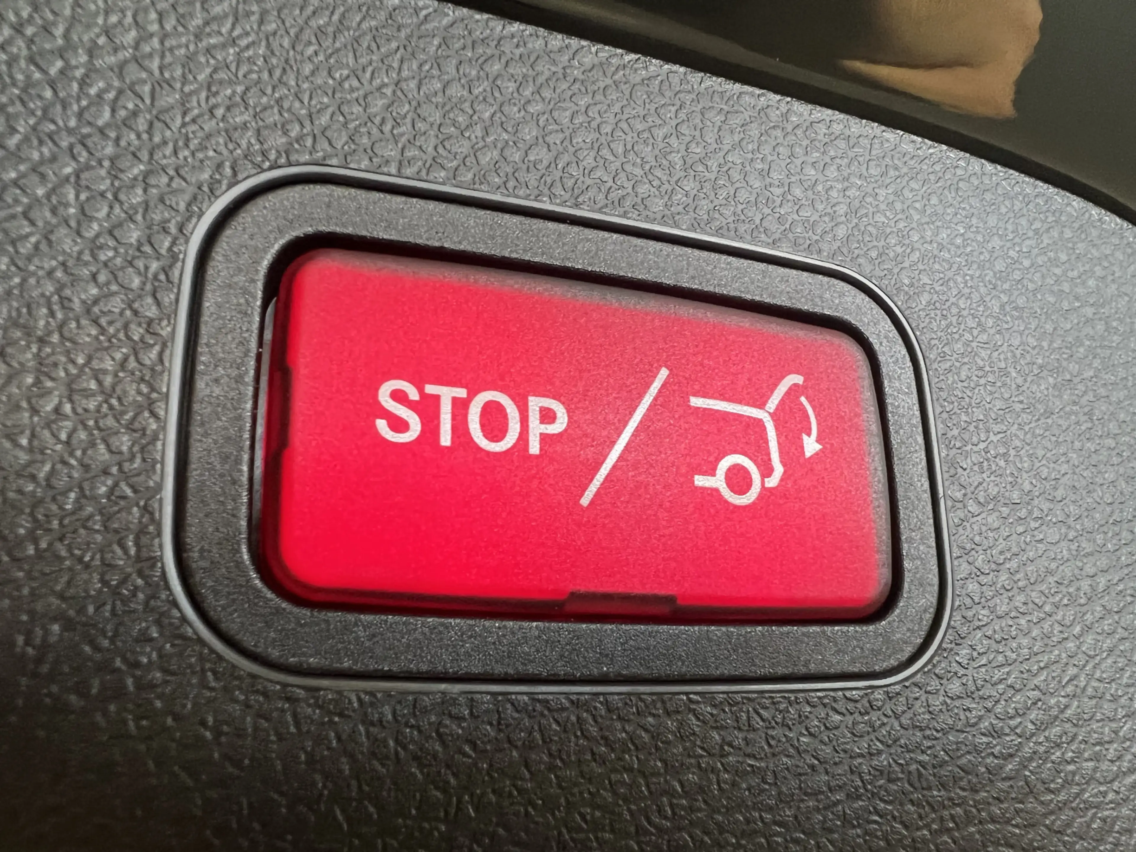 Mercedes-Benz GLA 180 Business Solution AMG — photo 29