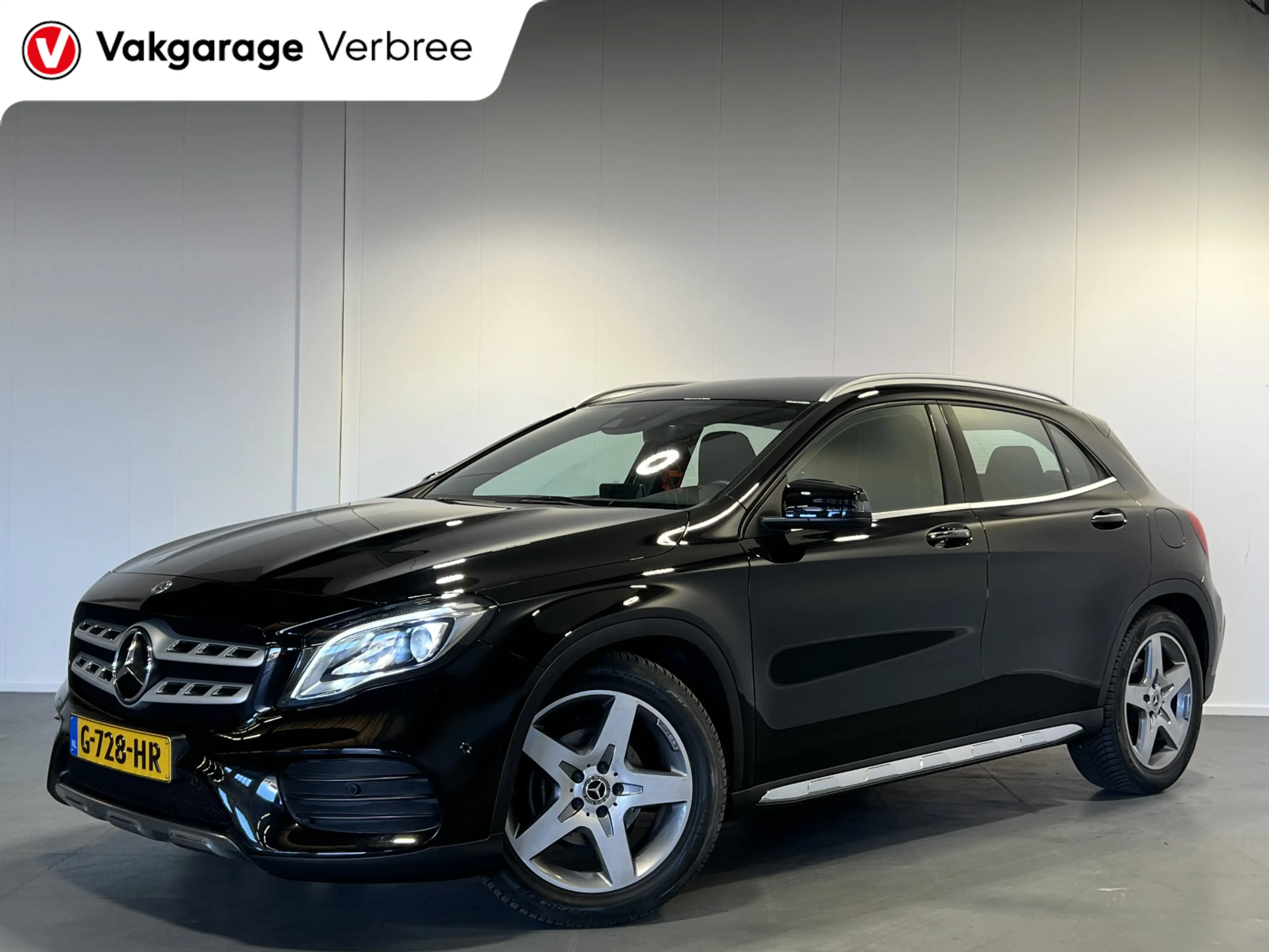 Mercedes-Benz GLA 180 Business Solution AMG
