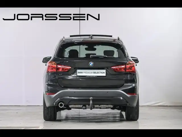 BMW X1 view 4