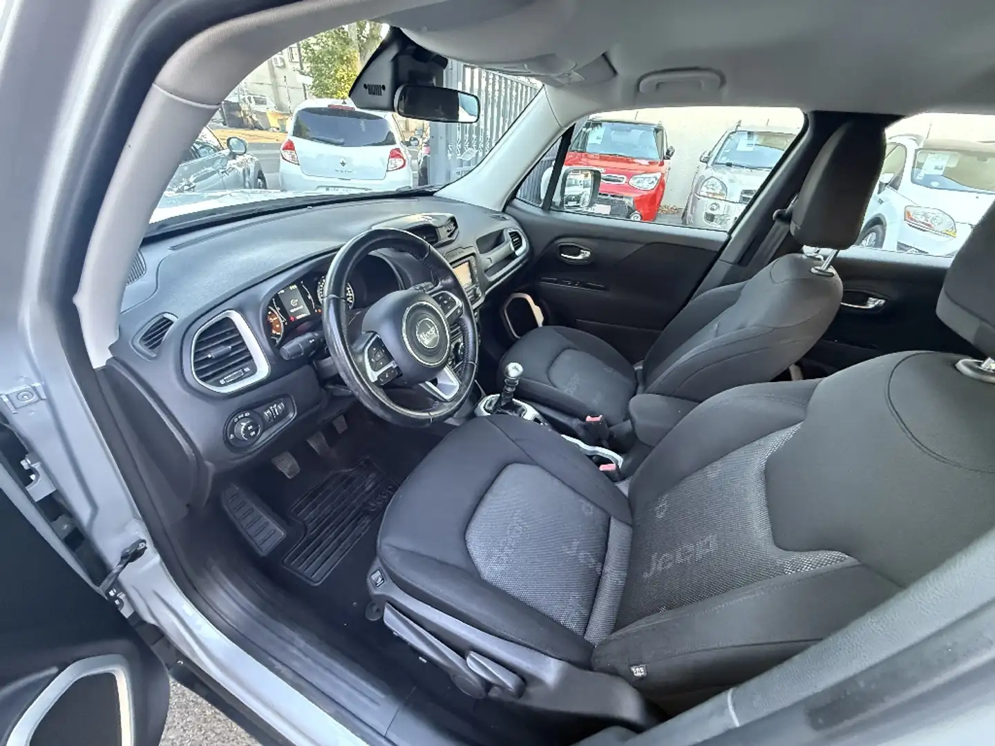 Jeep Renegade 1.6 I MultiJet 120ch Longitude - 2