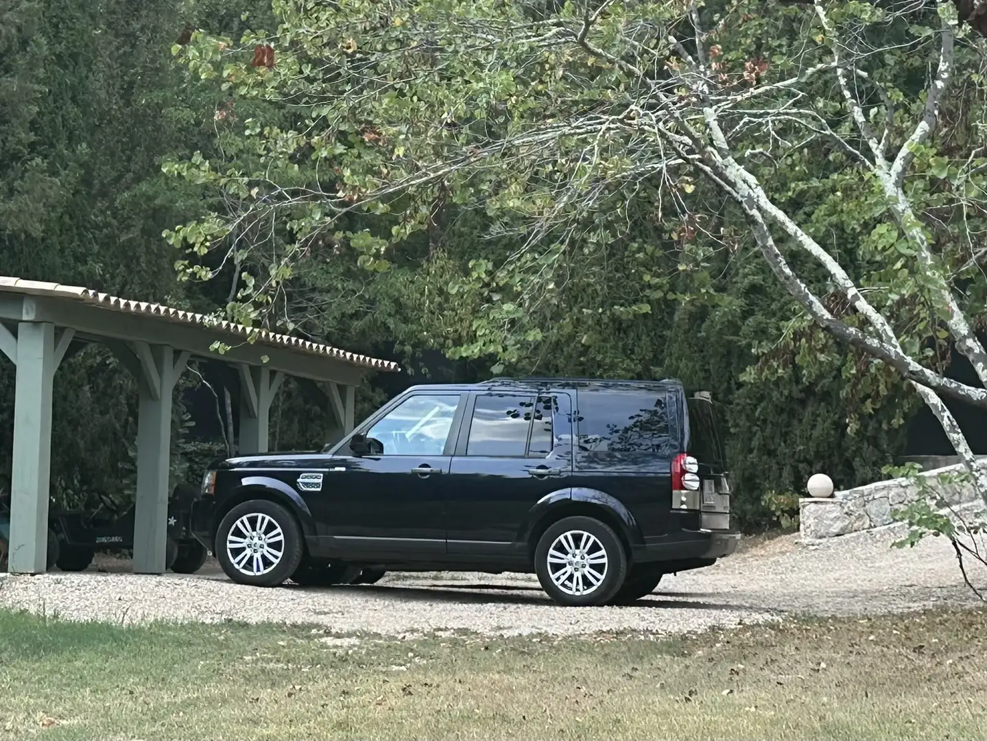 Land Rover Discovery SDV6 HSE Blue - 1