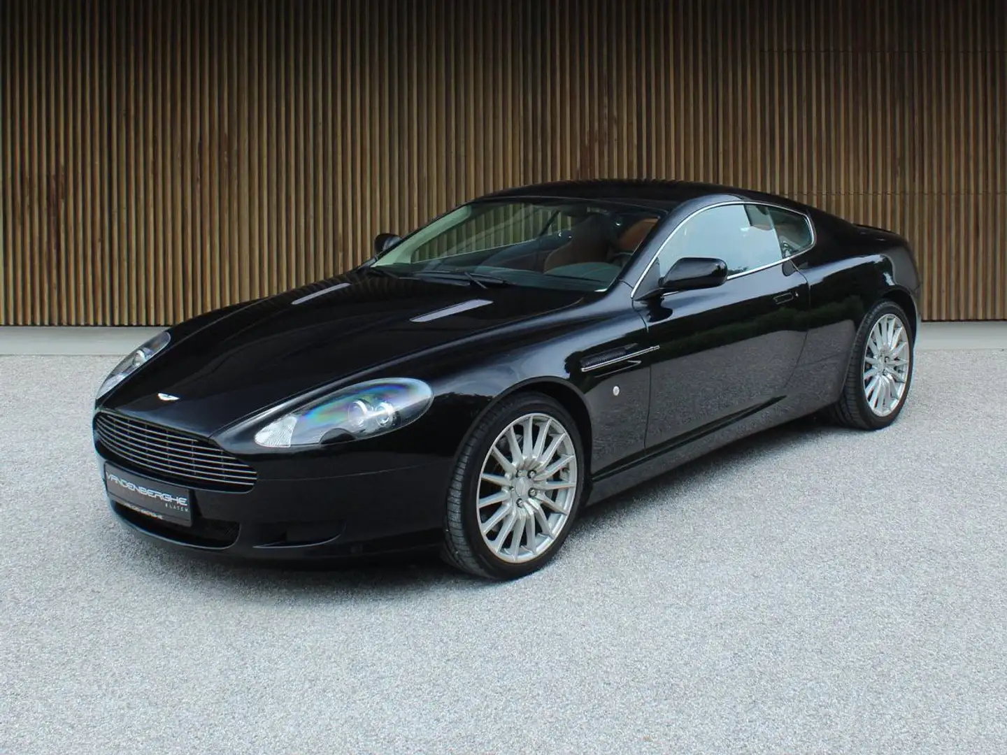 Aston Martin DB9 6.0 V12 / ONLY 16 000 KM / LIKE NEW / COLLECTOR Fekete - 2