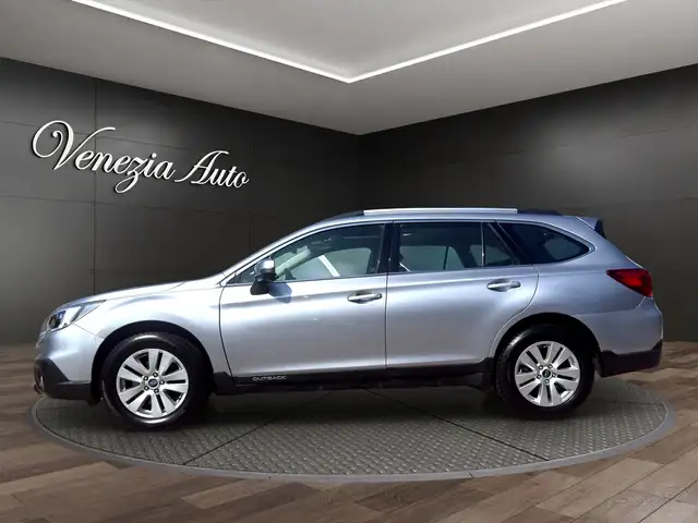 Subaru Outback view 3