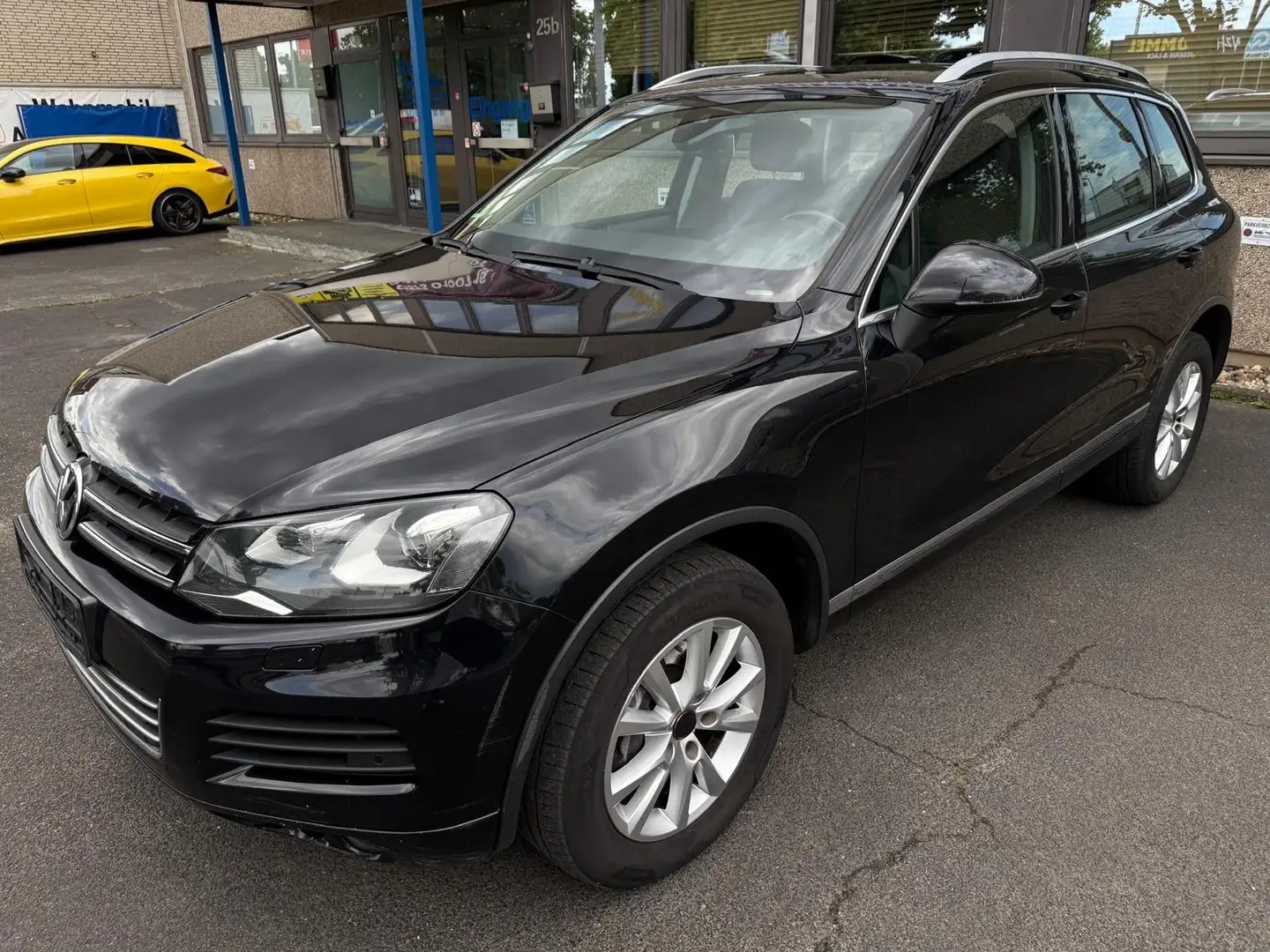 Volkswagen Touareg V6 TDI BMT*STDHZG*AHK*PANO*KAMERA*LEDER* Schwarz - 1