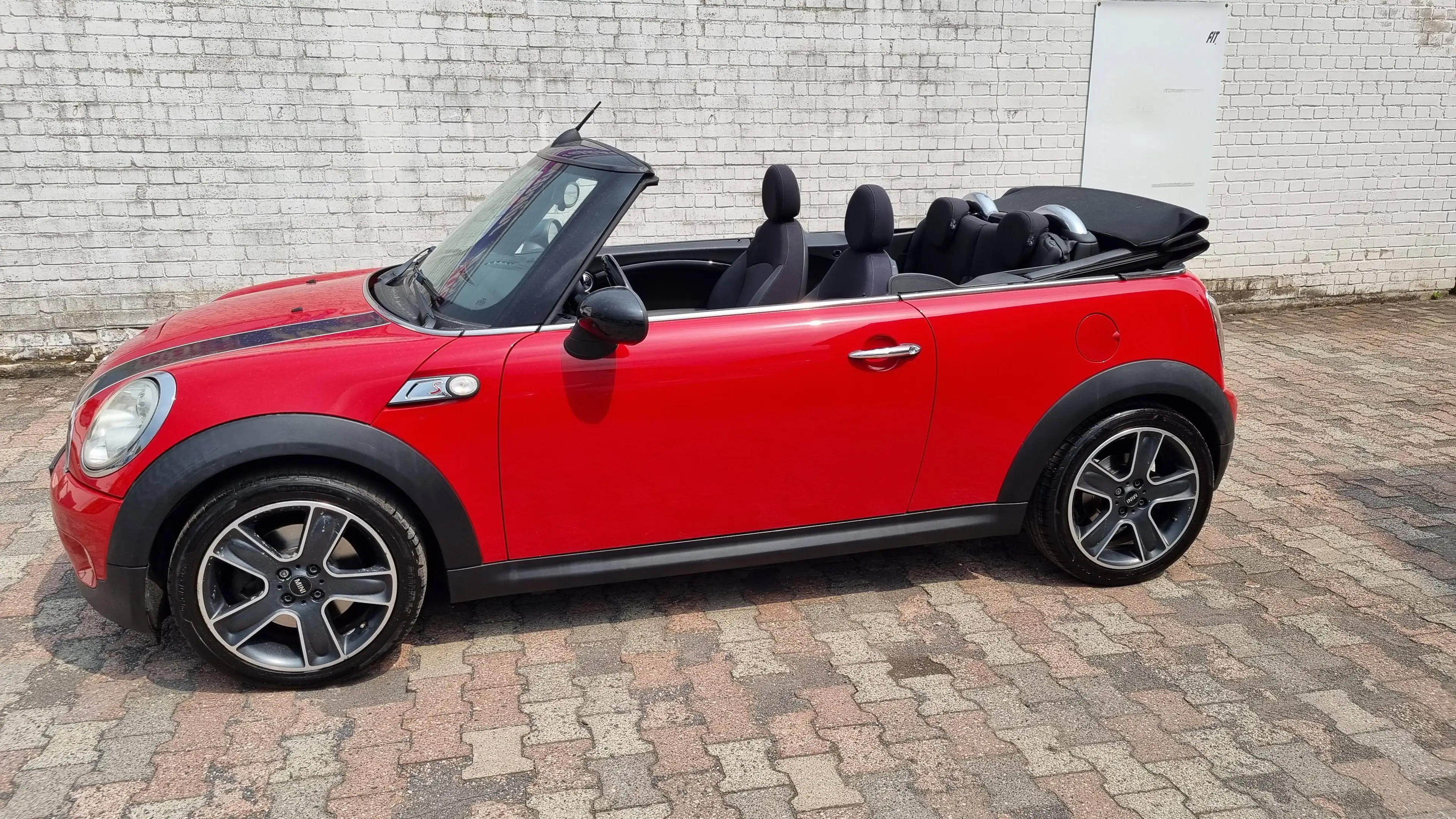 MINI Cooper S Cabrio Cooper S — photo 7