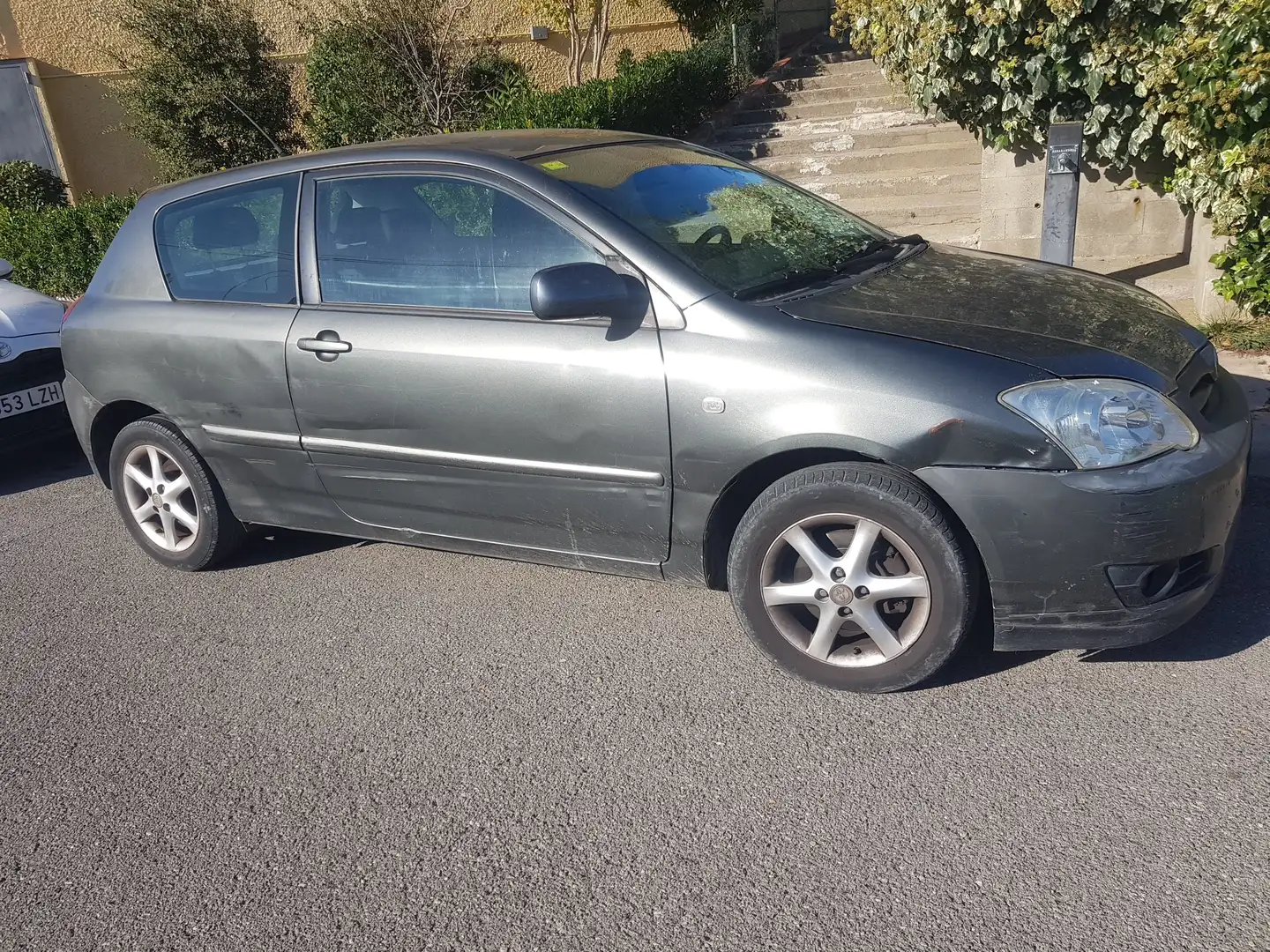 Toyota Corolla Corolla 1.4D-4D Sol Sol Marrón - 1