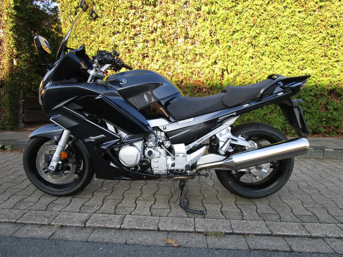 Yamaha FJR 1300 - 1