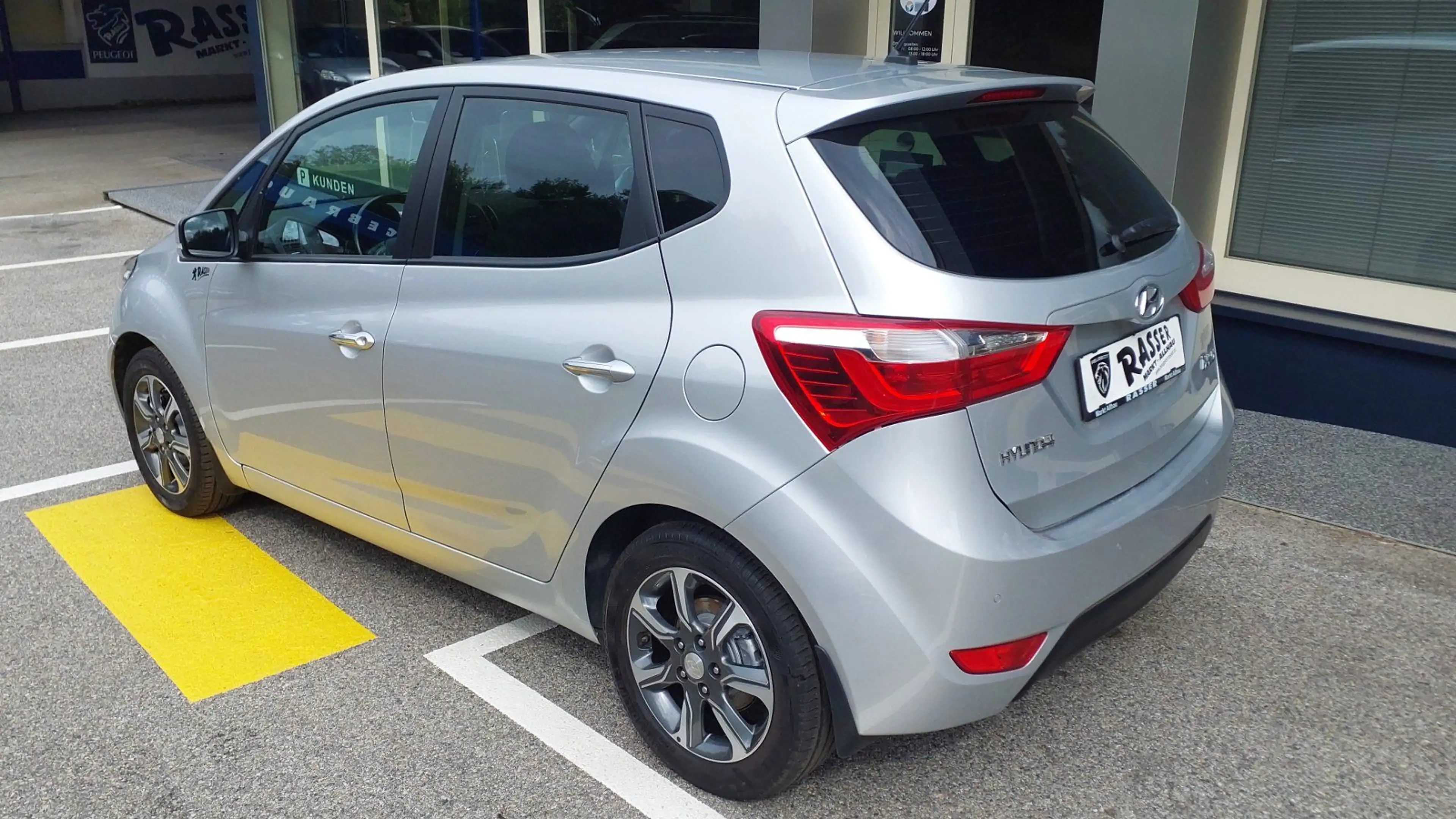 Hyundai iX20 ix20 1.4 Go — photo 9
