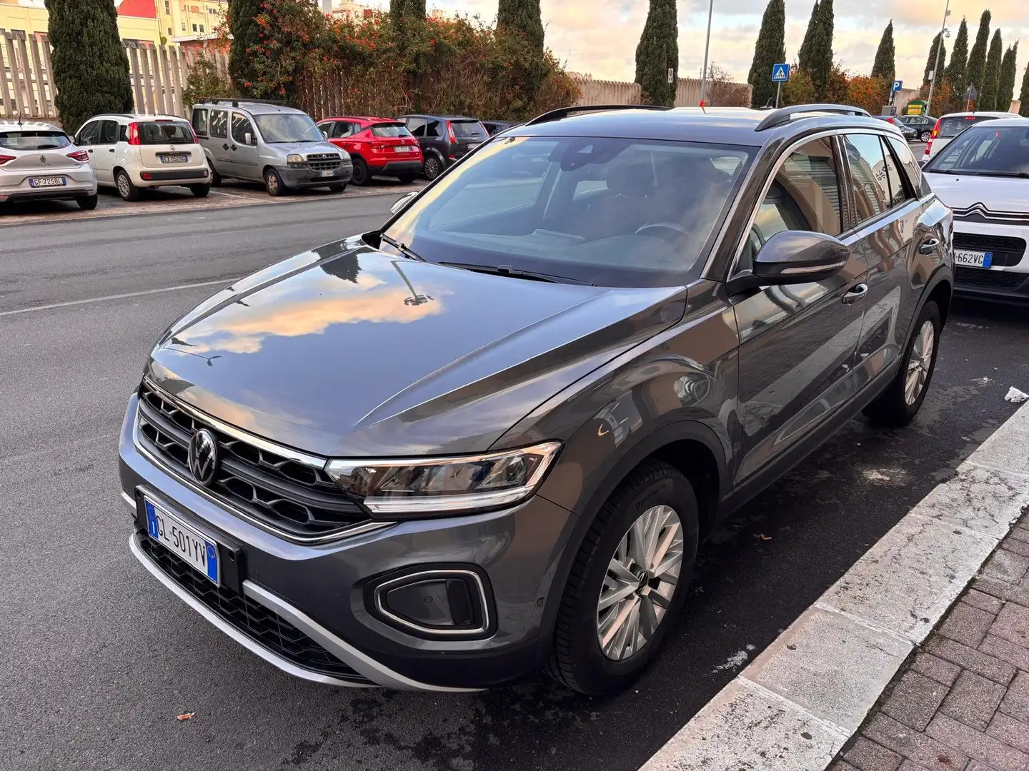 Volkswagen T-Roc T-Roc 2.0 tdi scr Life 116cv Grigio - 2