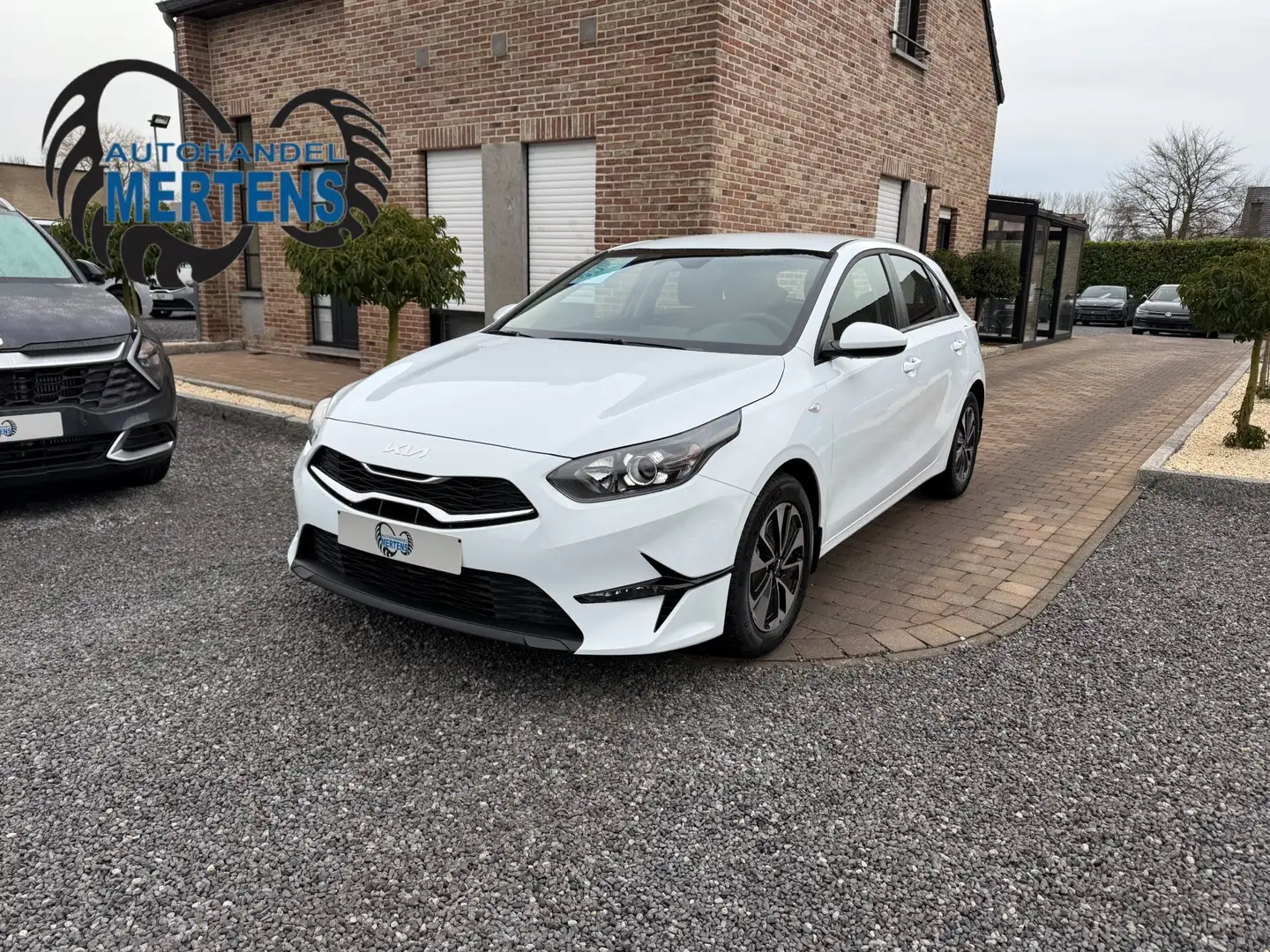 Kia Ceed / cee'd HB 1.0 T-GDi 100PK BLACK/PACK 7J/GAR NIEUW 0KM Bílá - 1