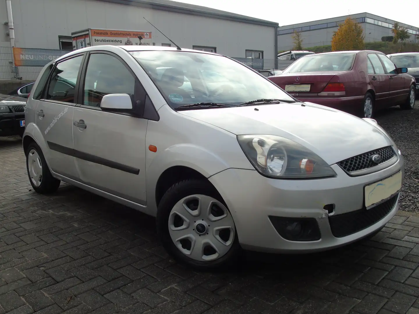 Ford Fiesta 1.4L*2 HAND*AHK*TÜV 05-27*KLIMAAUTOMATIK*ABS... Gris - 2