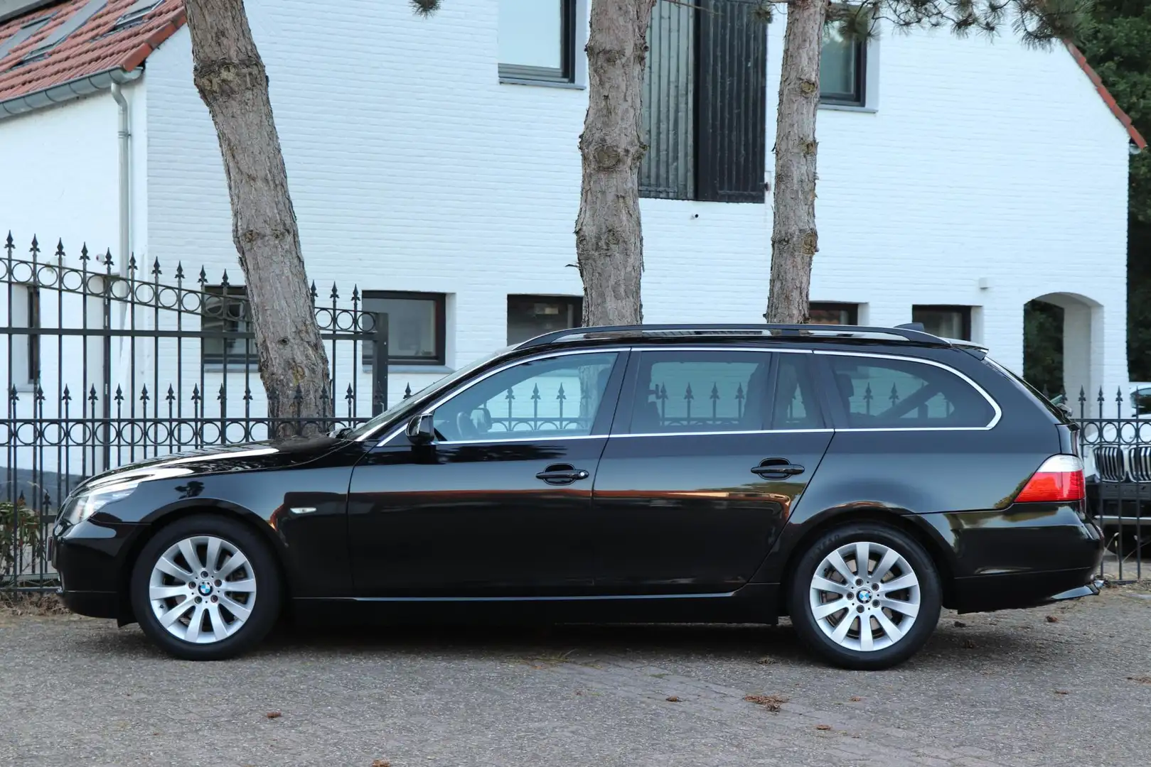 BMW 525 5-serie Touring 525i Business Line Edition II |Com Zwart - 2