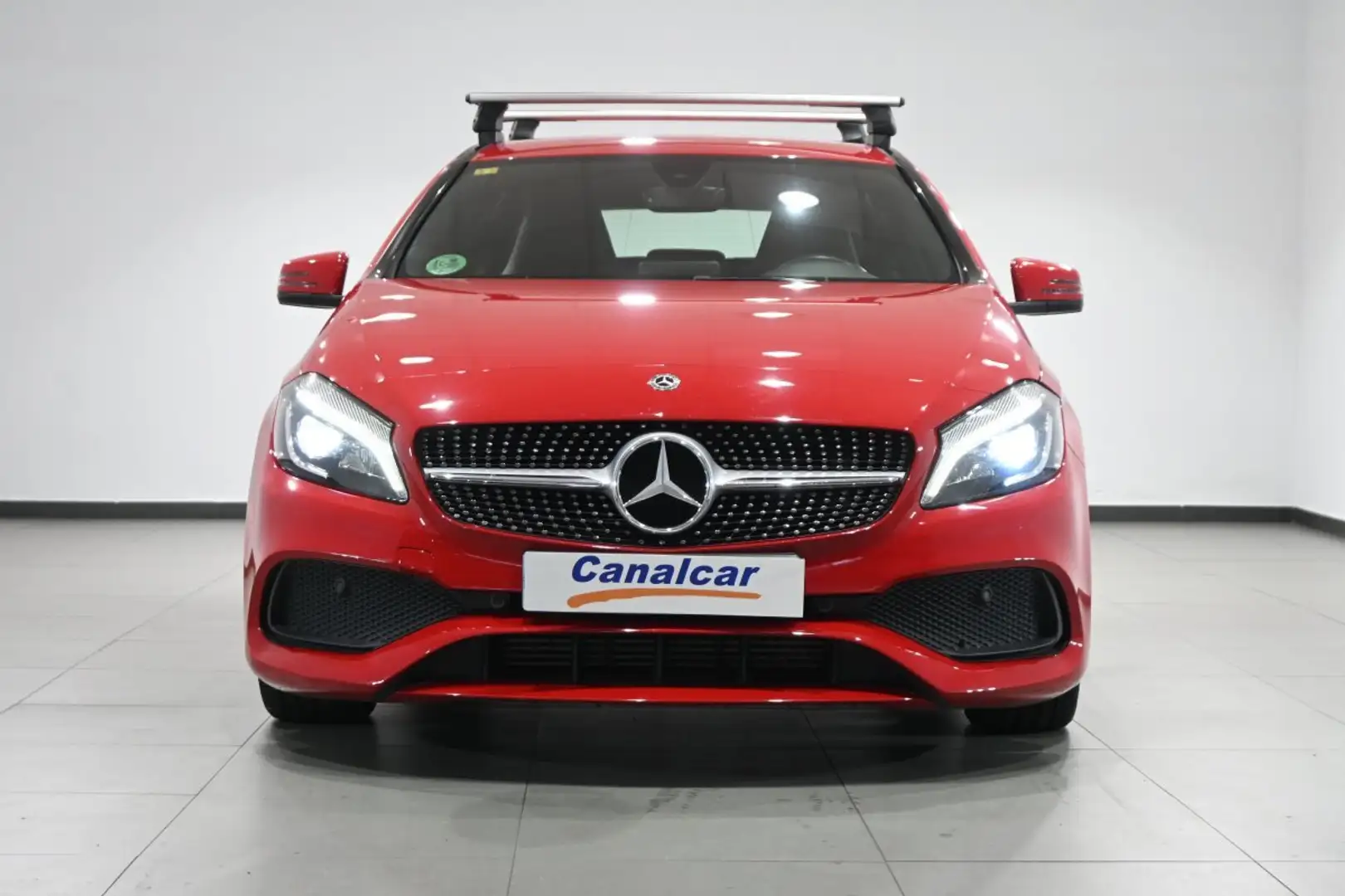 Mercedes-Benz A 180 7G-DCT (4.75) Rojo - 2