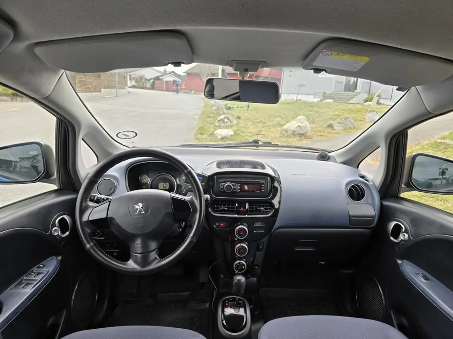 Peugeot iOn iOn Active Blau - 2