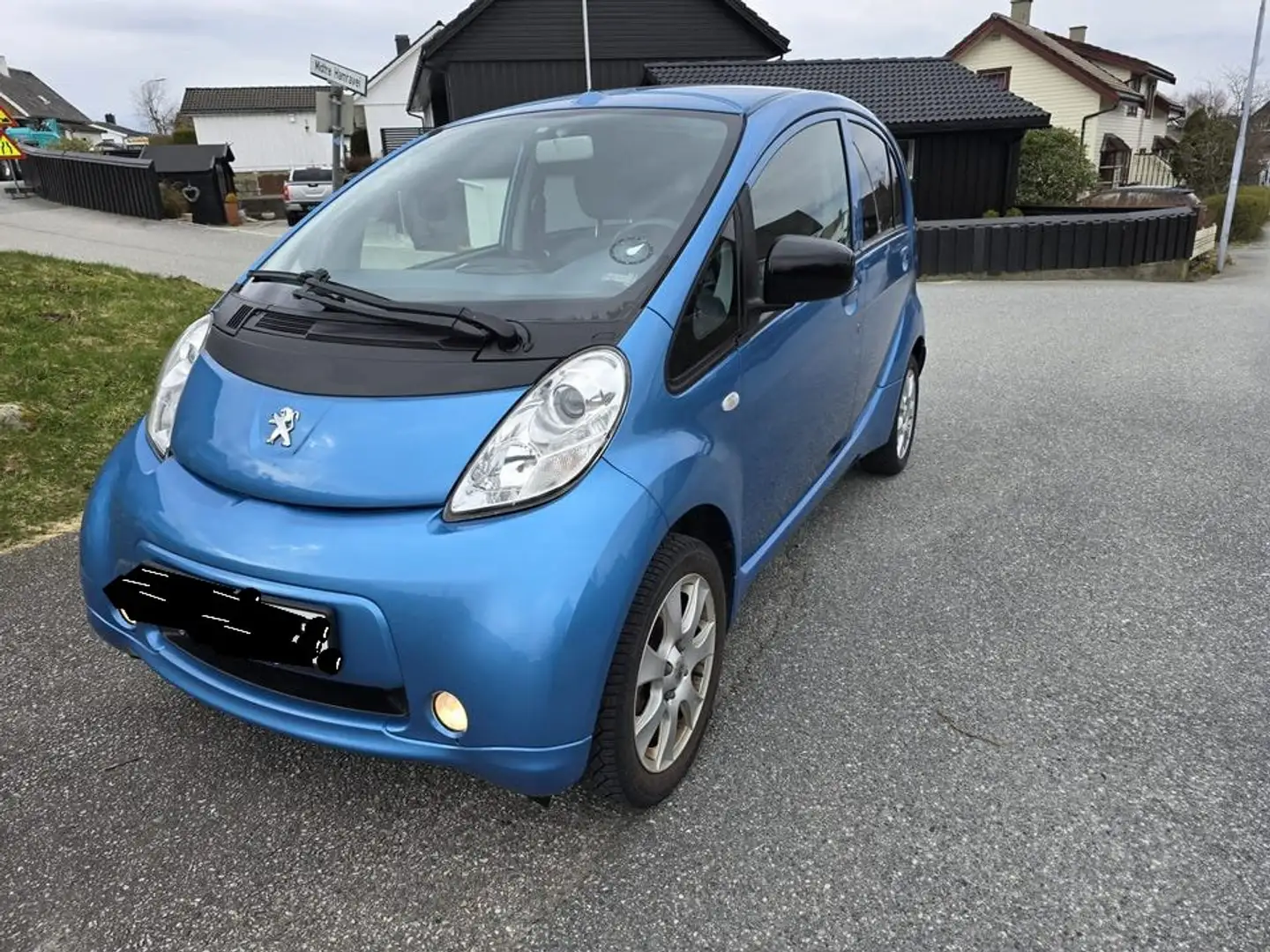 Peugeot iOn iOn Active Blau - 1