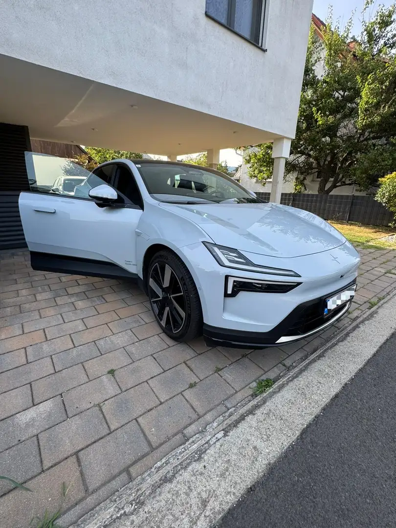 Polestar 4 Wie Neu: Polestar 4 LR Single Motor Pilot Plus Weiß - 2