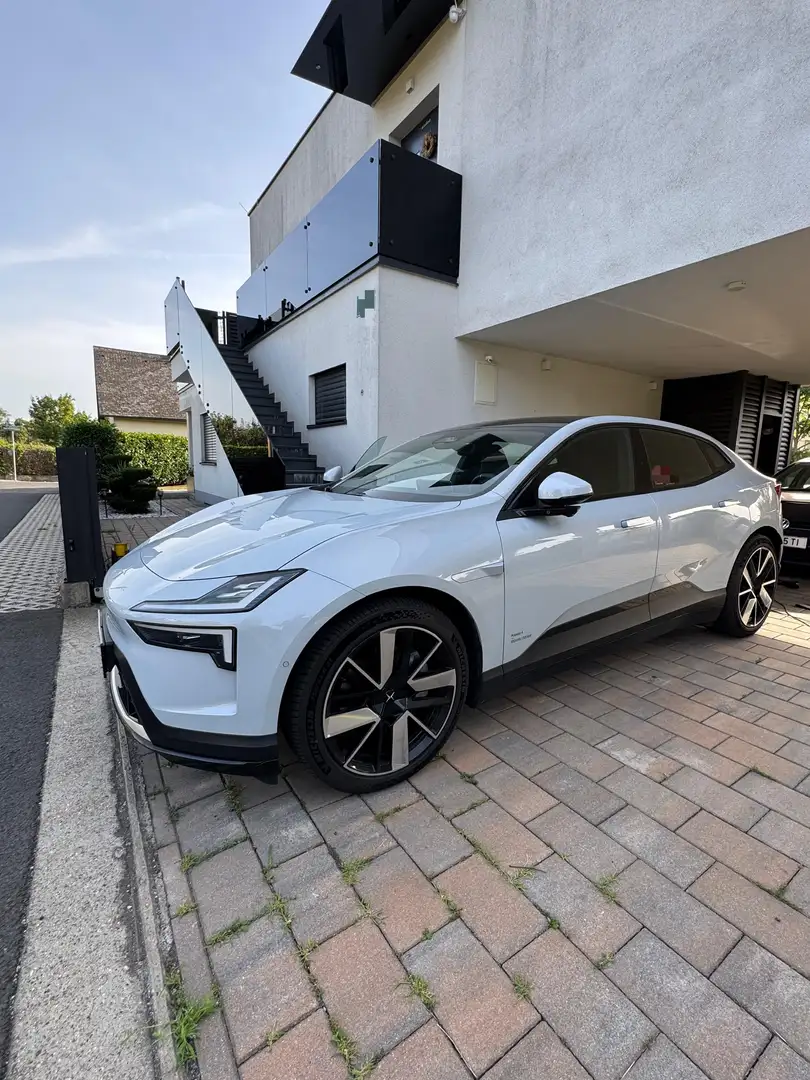 Polestar 4 Wie Neu: Polestar 4 LR Single Motor Pilot Plus Weiß - 1